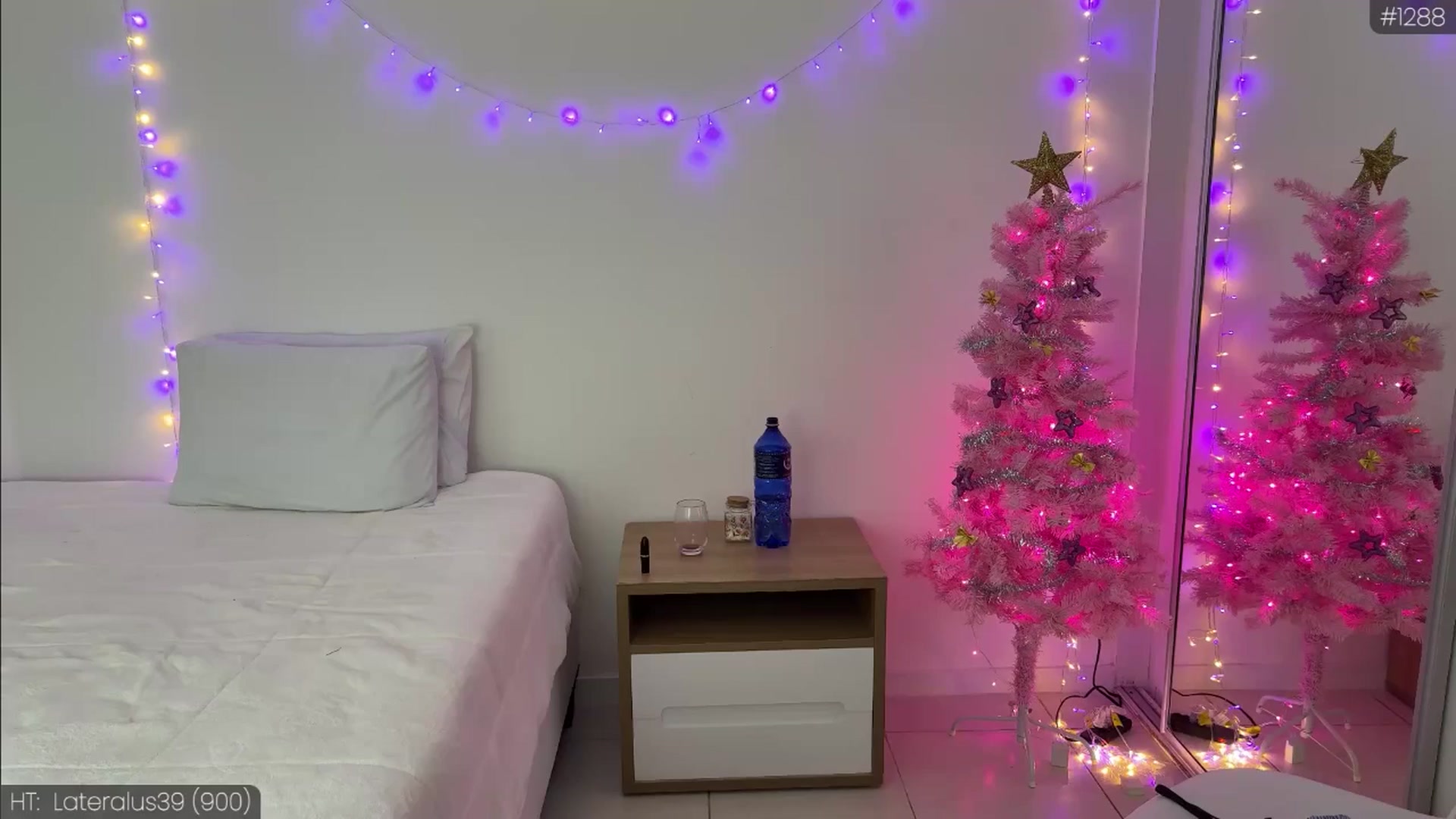 Gallery image thumbnail from Maria_'s myfreecams stream on, 12/14/2025, 05:44 image 12 of 20