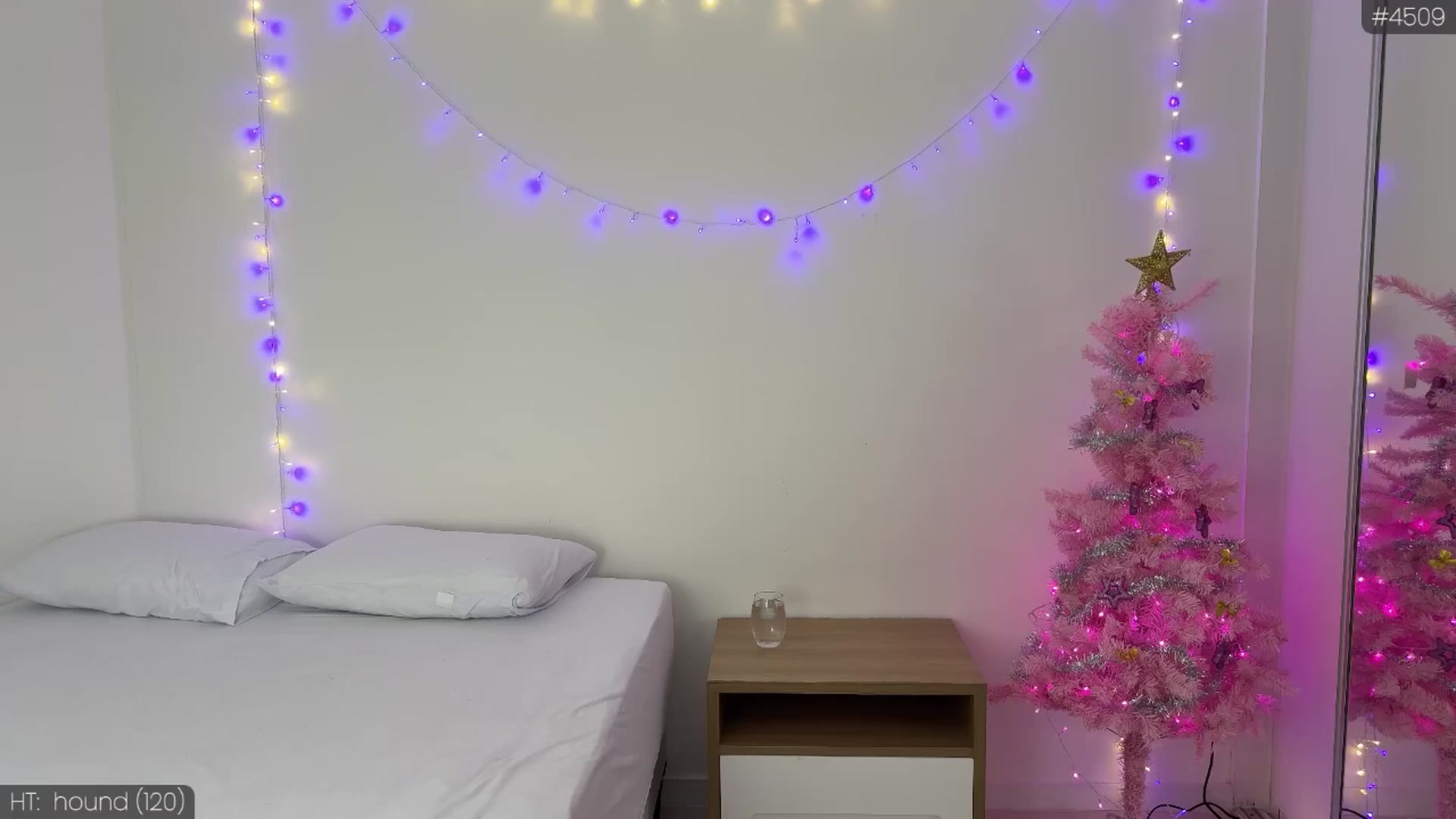Gallery image thumbnail from Maria_'s myfreecams stream on, 01/05/2026, 03:48 image 4 of 20