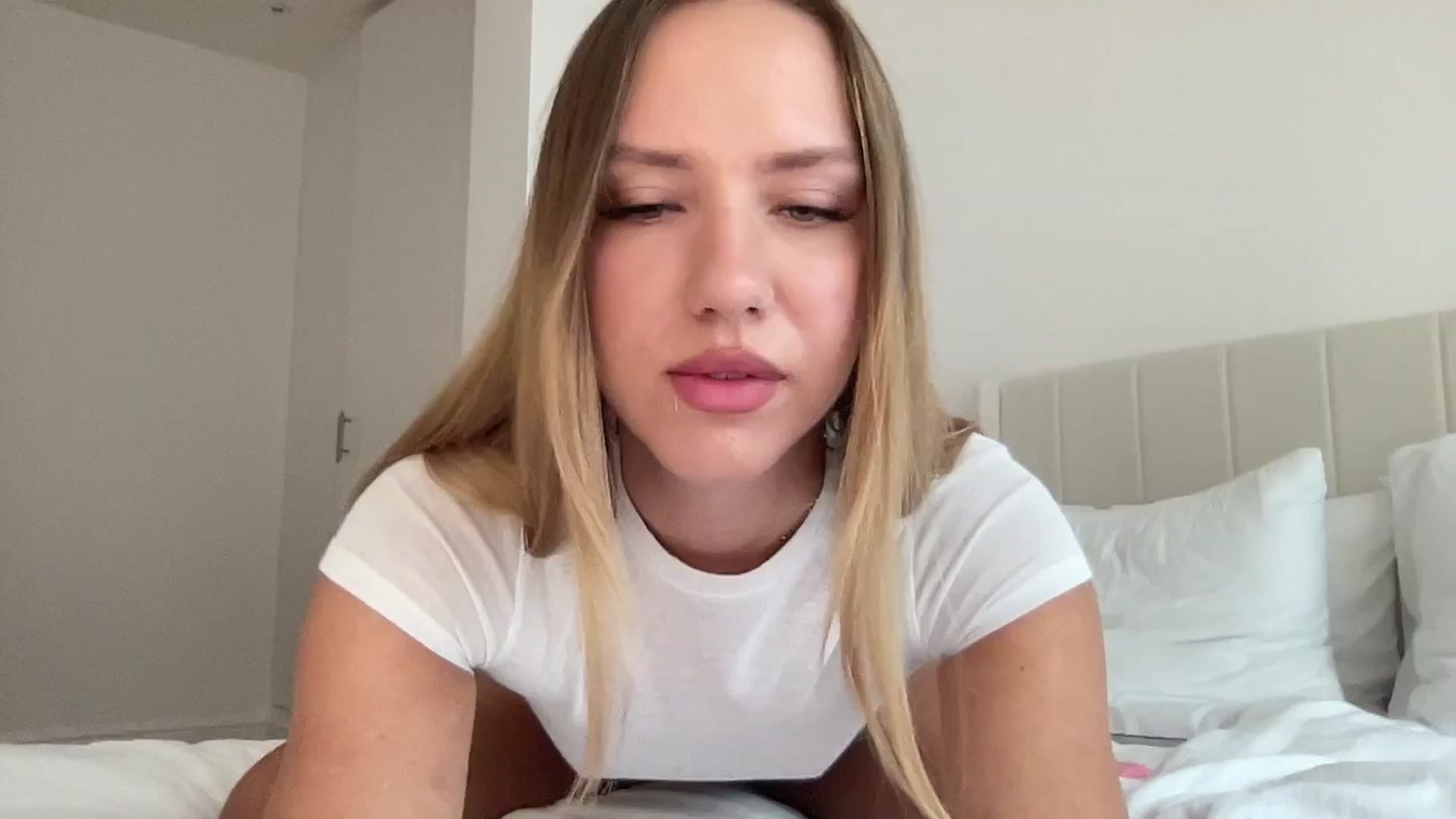 Gallery image thumbnail from Maria_x1's myfreecams stream on, 09/14/2025, 14:23 image 3 of 20