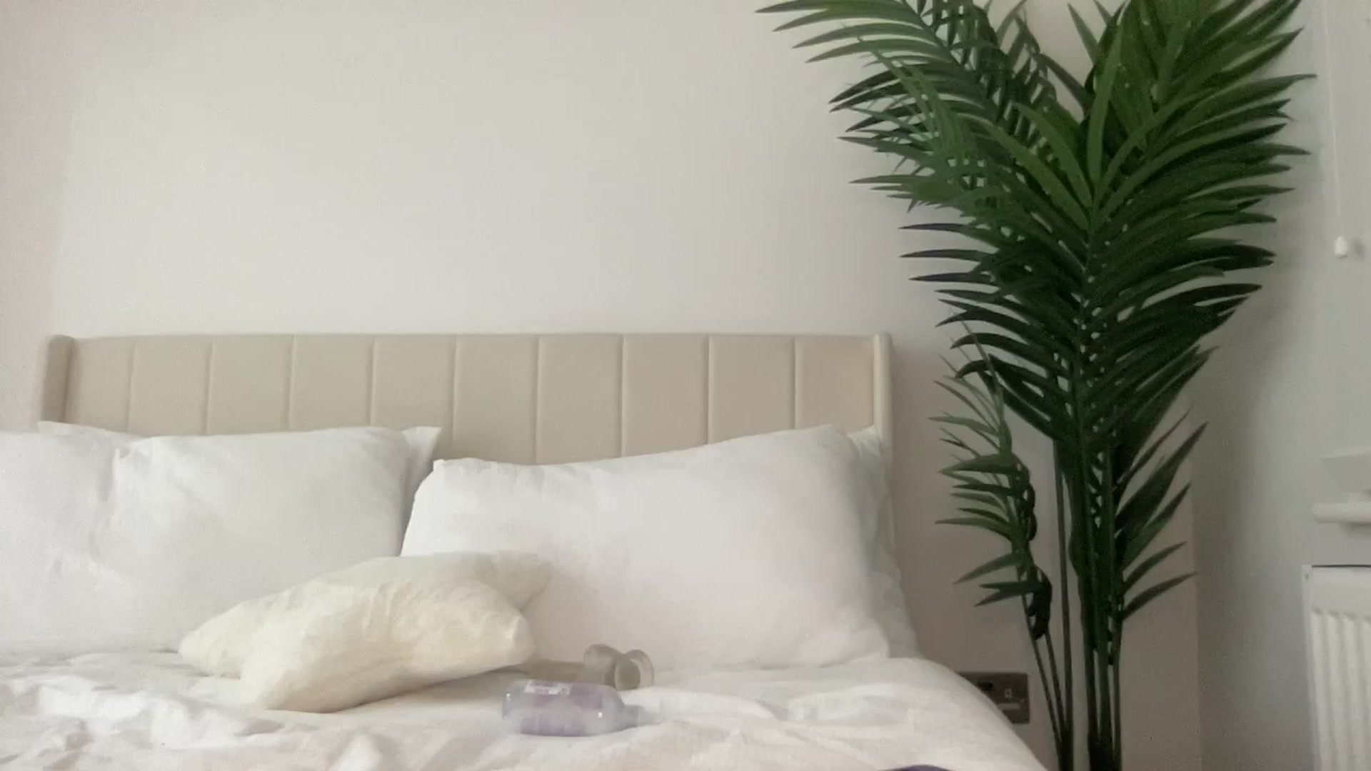 Gallery image thumbnail from Maria_x1's myfreecams stream on, 10/19/2025, 22:43 image 13 of 20