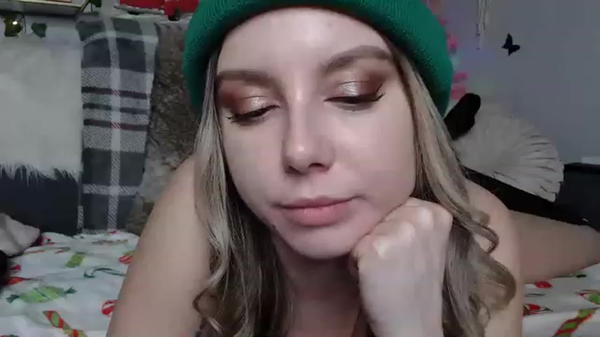 Gallery image thumbnail from MariahKay's myfreecams stream on, 12/05/2022, 21:46 image 4 of 20
