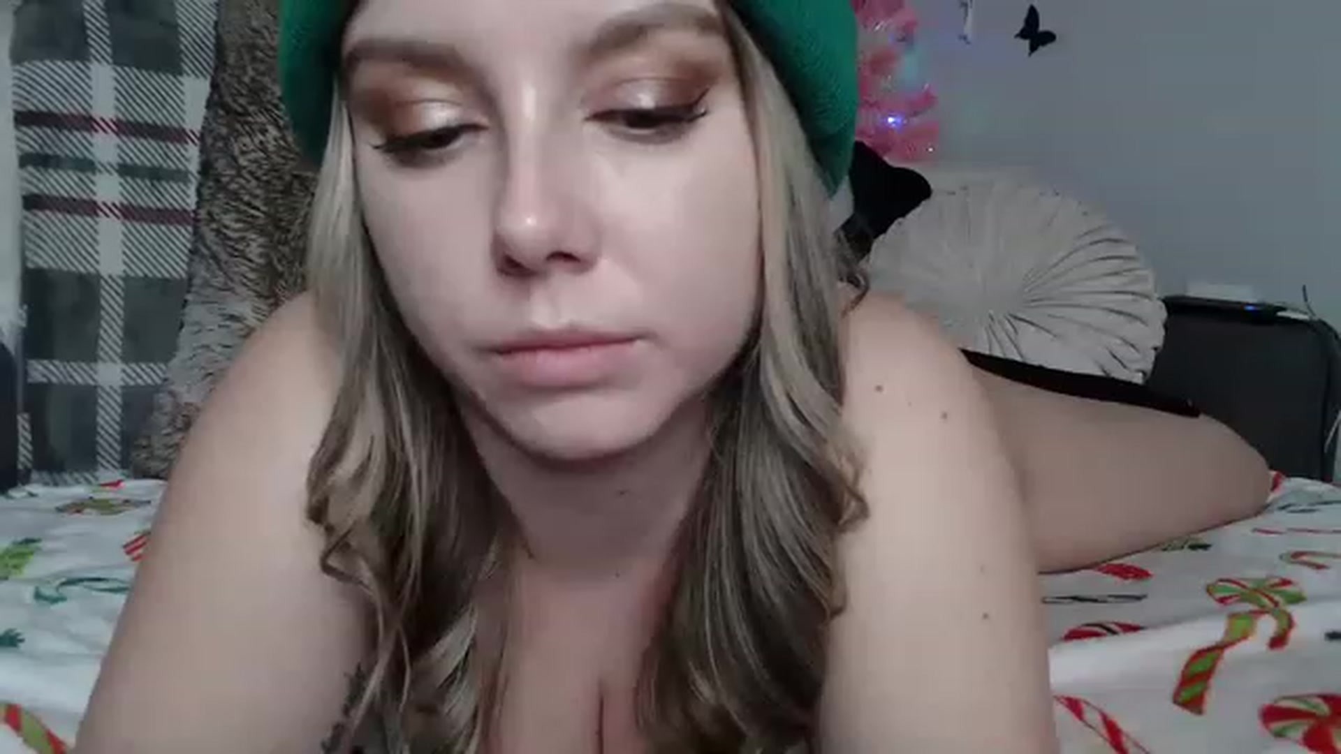 Gallery image thumbnail from MariahKay's myfreecams stream on, 12/05/2022, 21:46 image 19 of 20