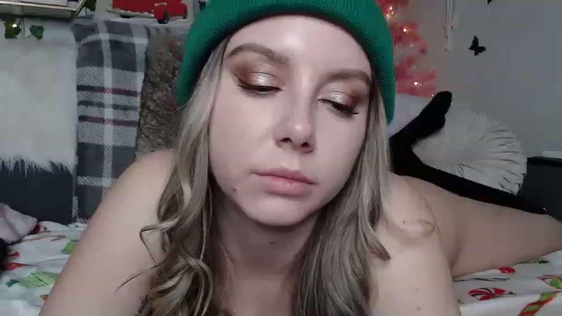 Gallery image thumbnail from MariahKay's myfreecams stream on, 12/05/2022, 21:46 image 5 of 20