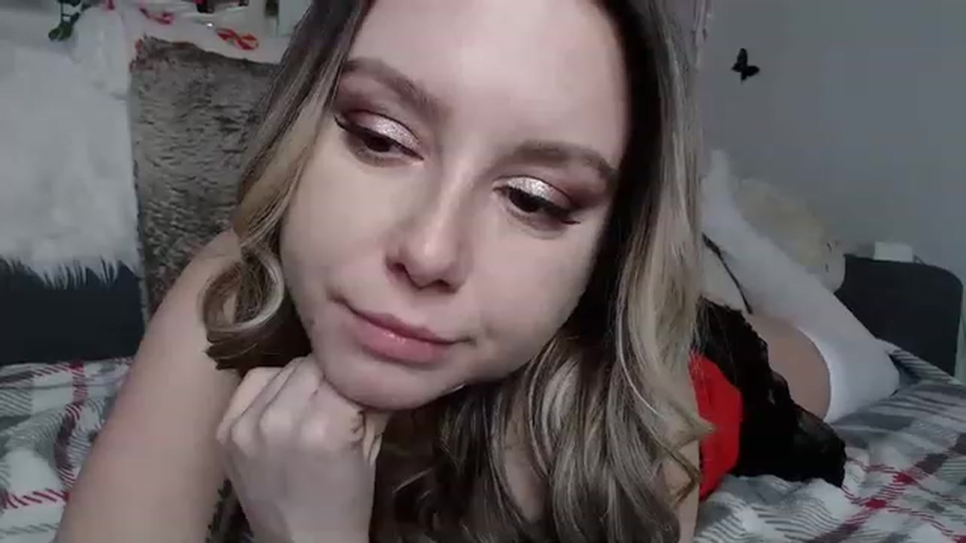 Gallery image thumbnail from MariahKay's myfreecams stream on, 12/06/2022, 22:12 image 5 of 20