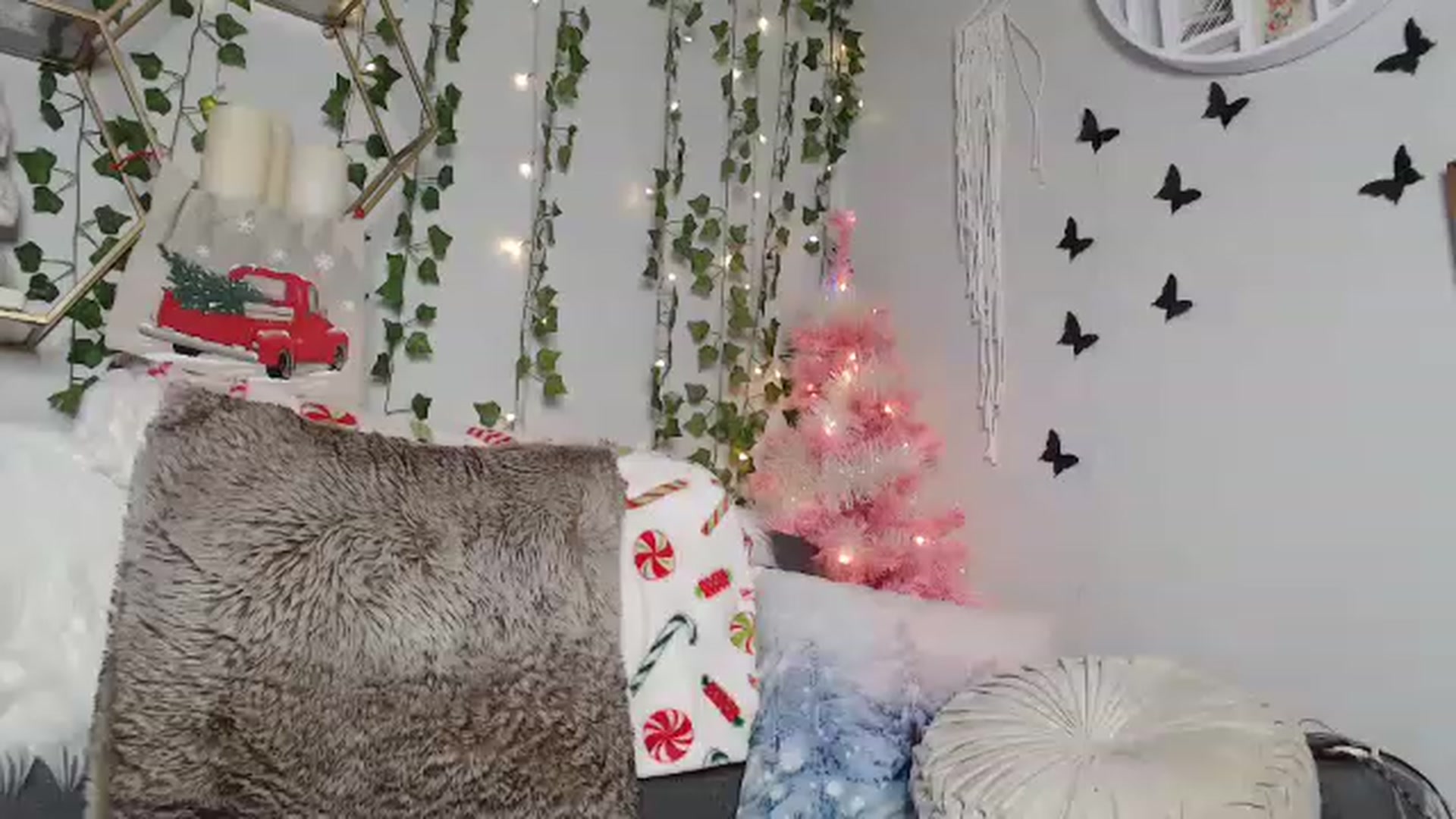 Gallery image thumbnail from MariahKay's myfreecams stream on, 12/07/2022, 22:11 image 4 of 20