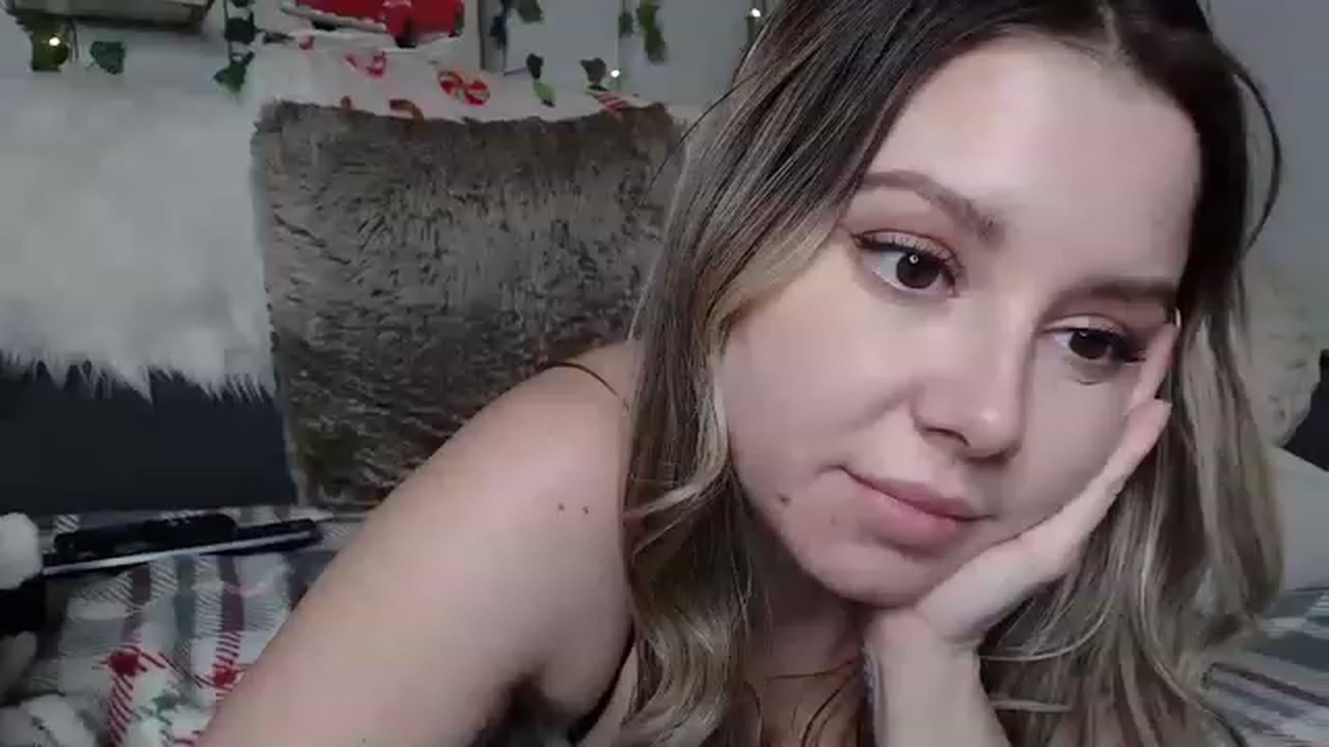 Gallery image thumbnail from MariahKay's myfreecams stream on, 12/09/2022, 24:27 image 19 of 20