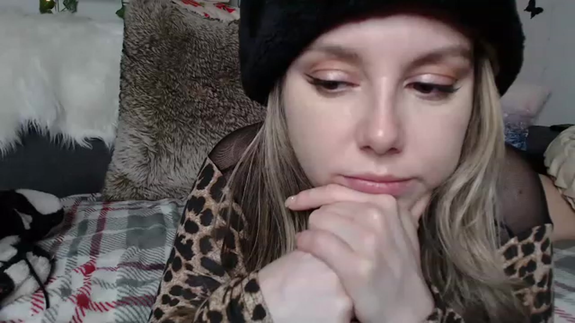 Gallery image thumbnail from MariahKay's myfreecams stream on, 12/11/2022, 22:31 image 3 of 20