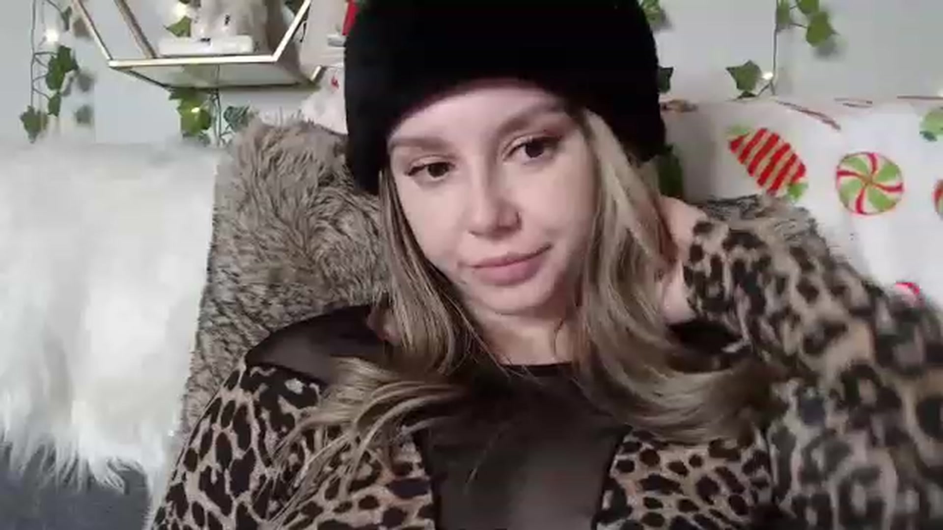 Gallery image thumbnail from MariahKay's myfreecams stream on, 12/11/2022, 22:31 image 11 of 20
