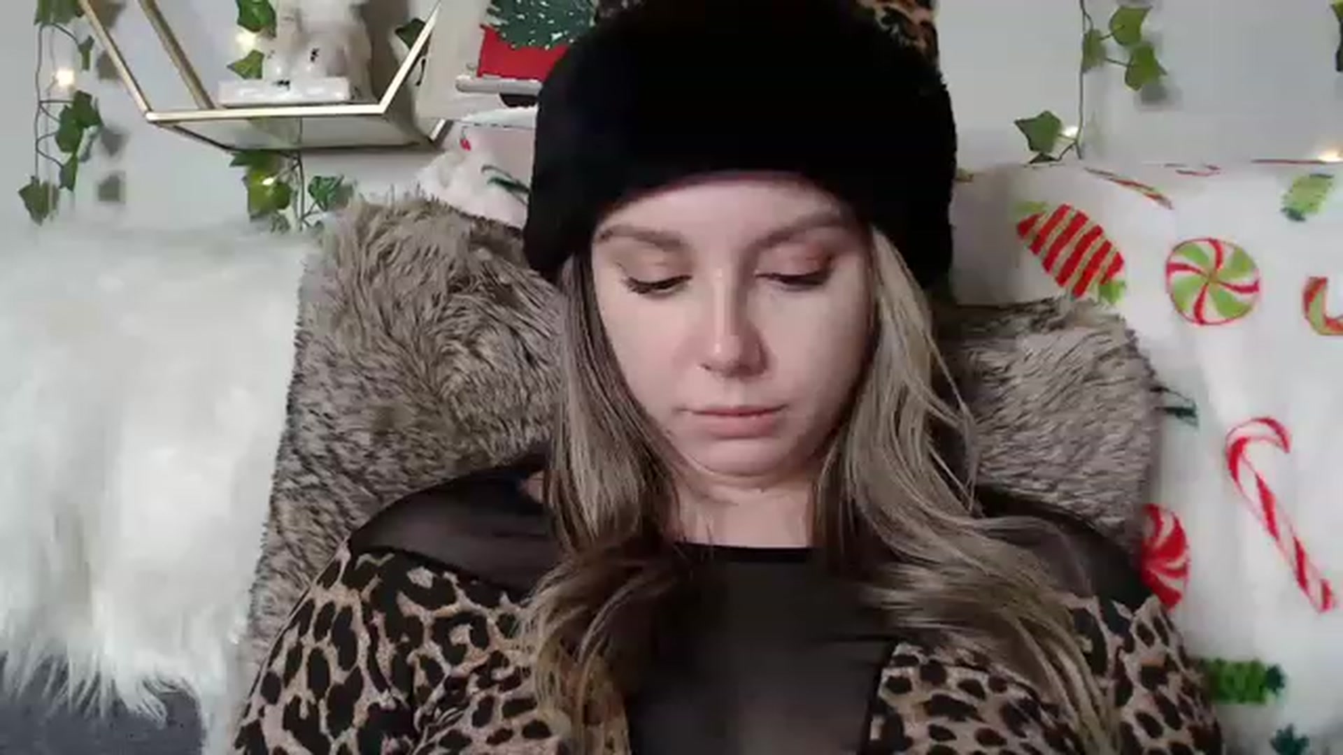 Gallery image thumbnail from MariahKay's myfreecams stream on, 12/11/2022, 22:31 image 13 of 20
