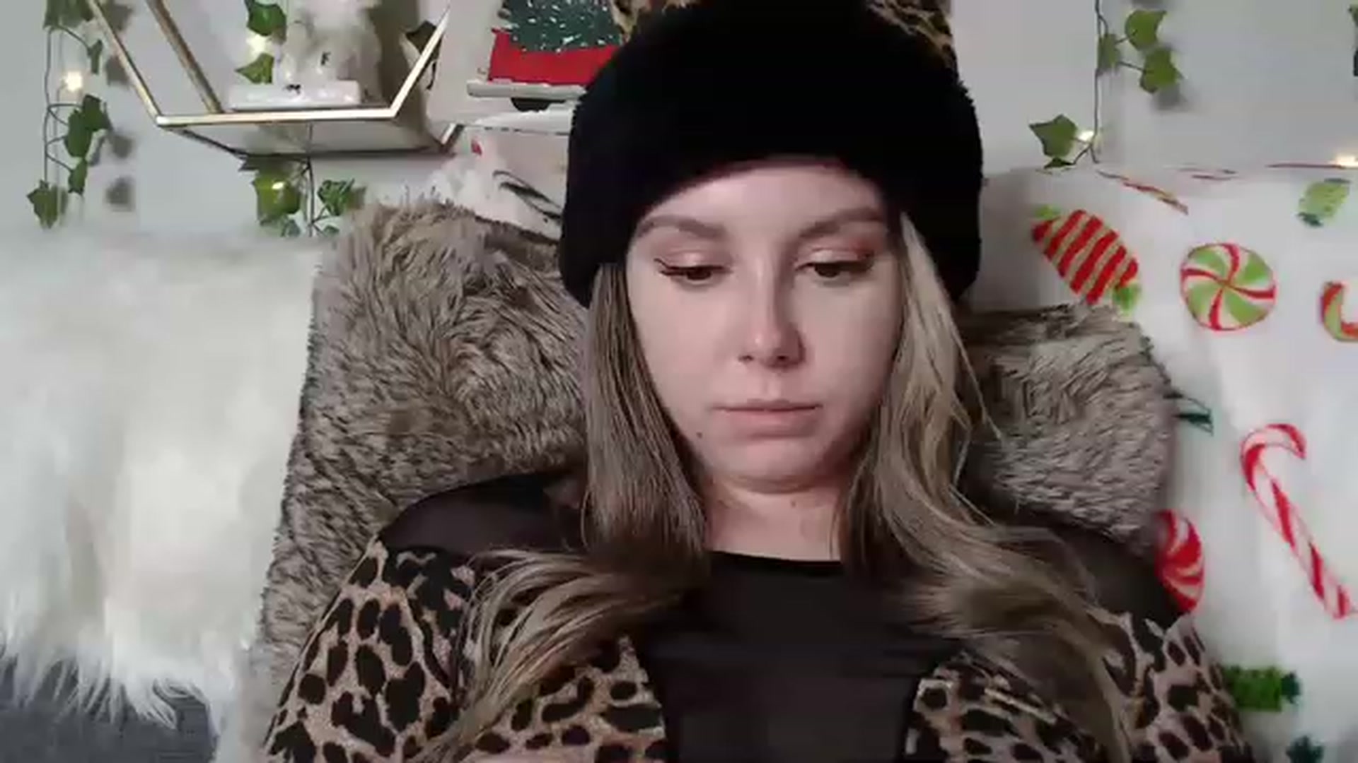 Gallery image thumbnail from MariahKay's myfreecams stream on, 12/11/2022, 22:31 image 14 of 20