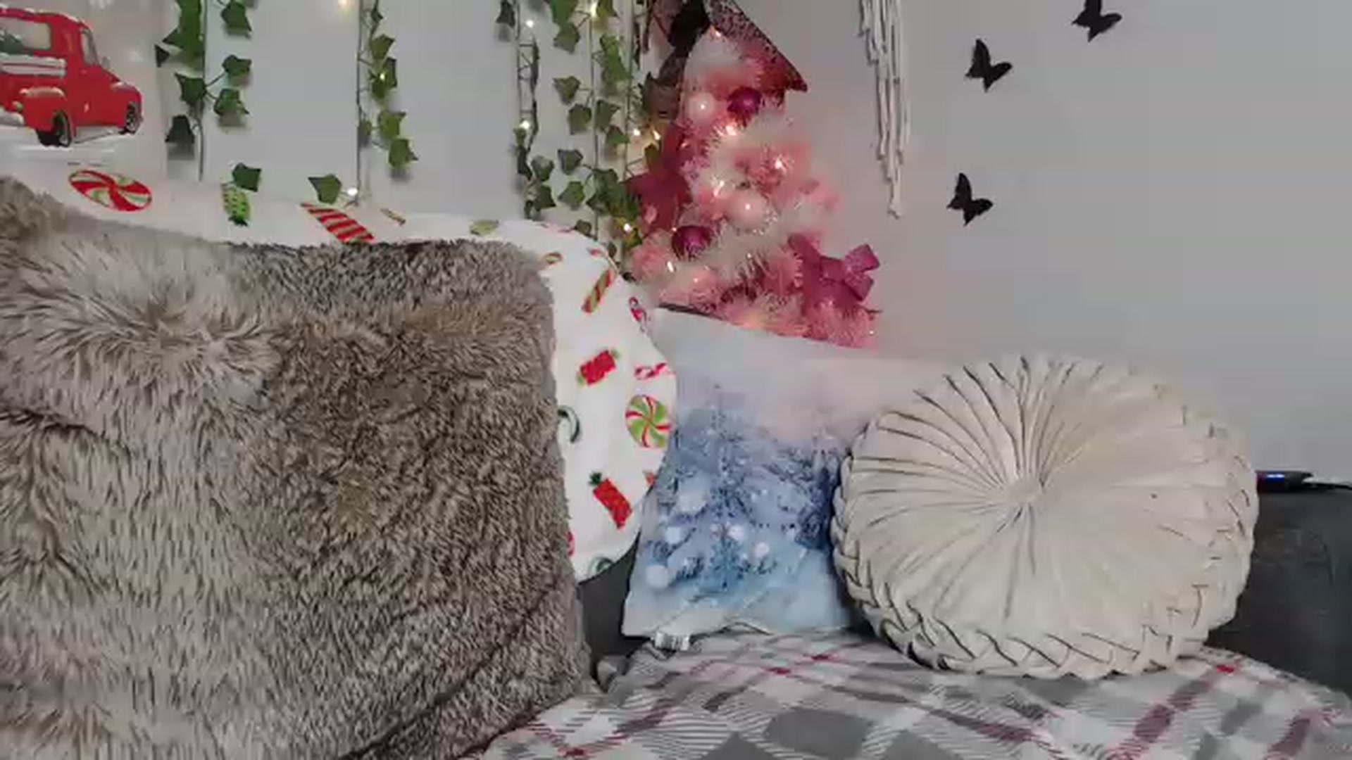 Gallery image thumbnail from MariahKay's myfreecams stream on, 12/12/2022, 23:24 image 11 of 20