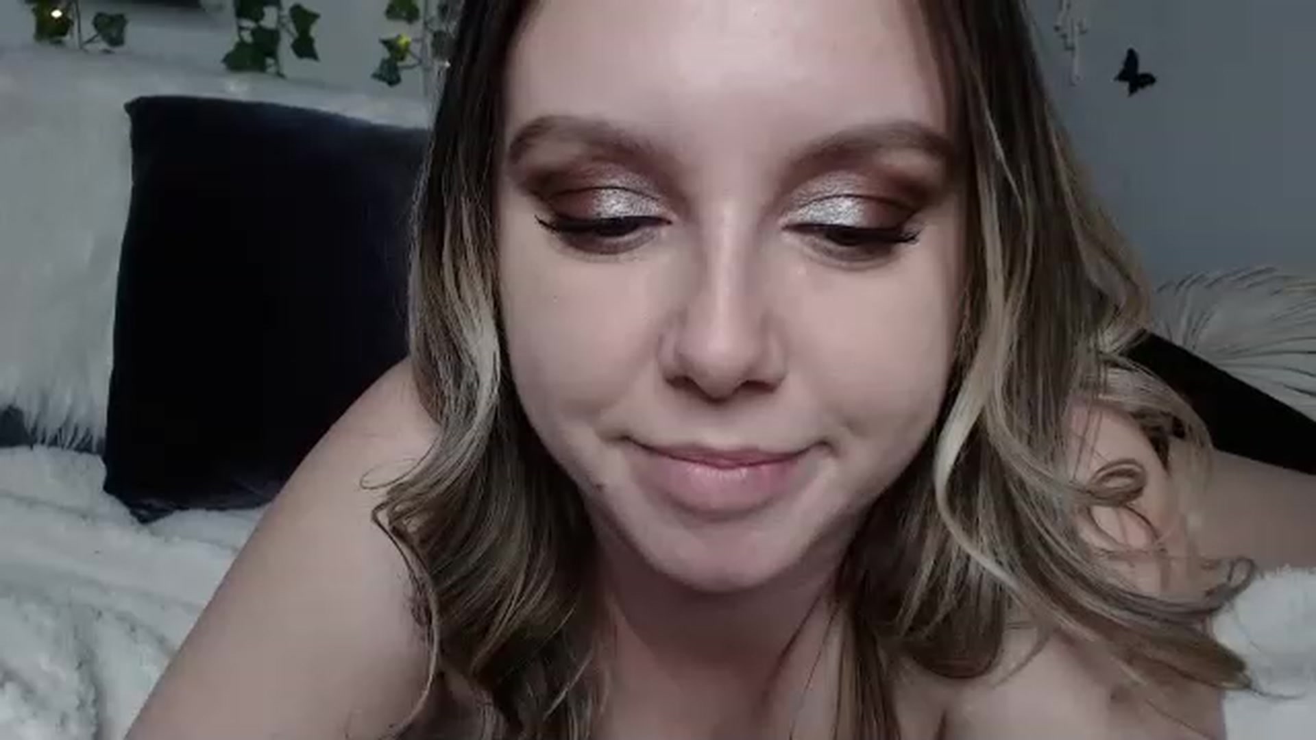 Gallery image thumbnail from MariahKay's myfreecams stream on, 01/03/2023, 21:27 image 8 of 20