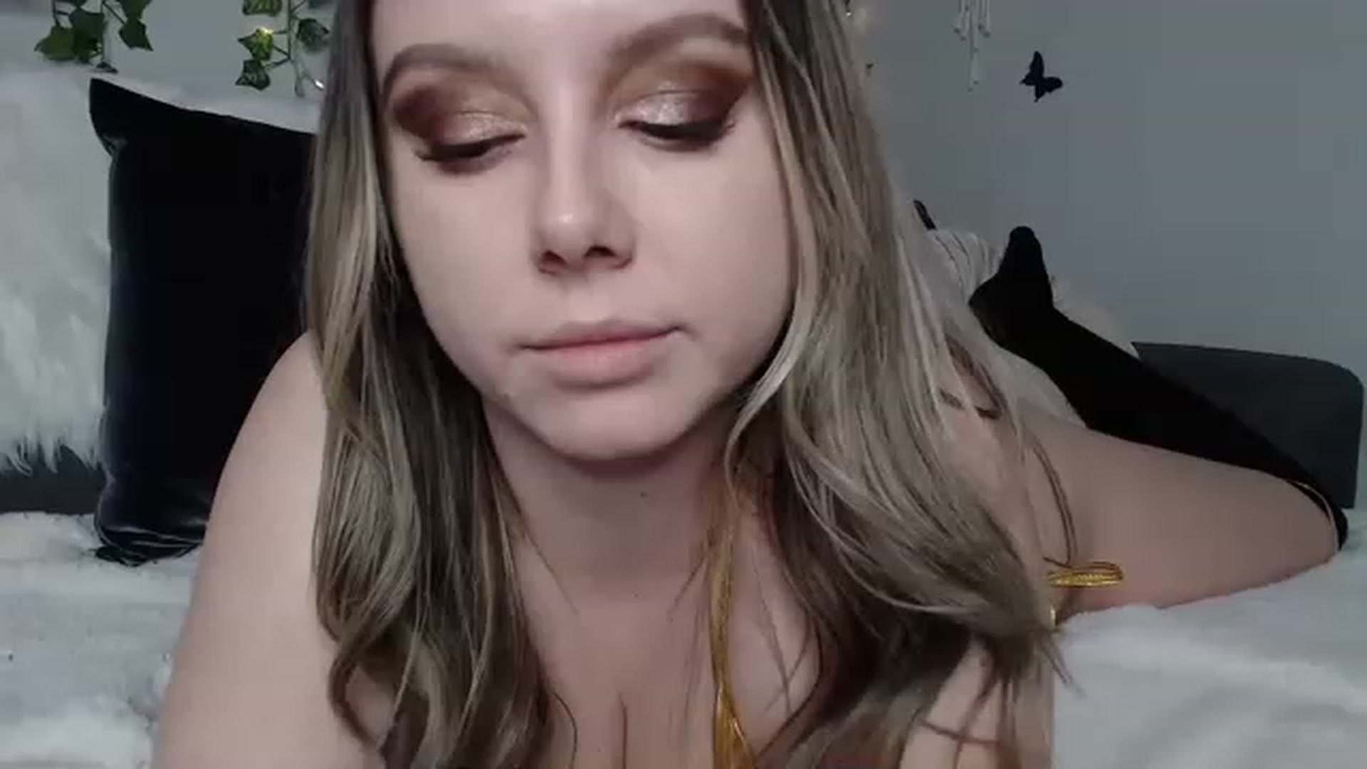 Gallery image thumbnail from MariahKay's myfreecams stream on, 01/08/2023, 20:27 image 8 of 20