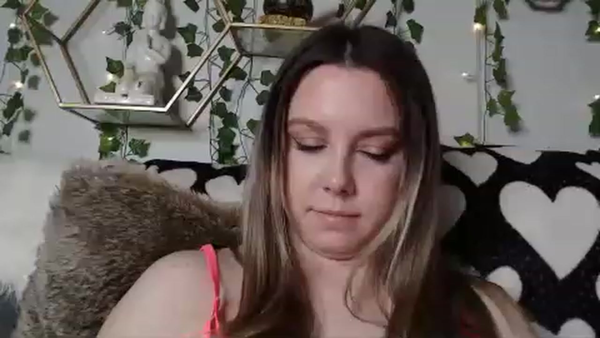 Gallery image thumbnail from MariahKay's myfreecams stream on, 02/19/2023, 22:47 image 16 of 20