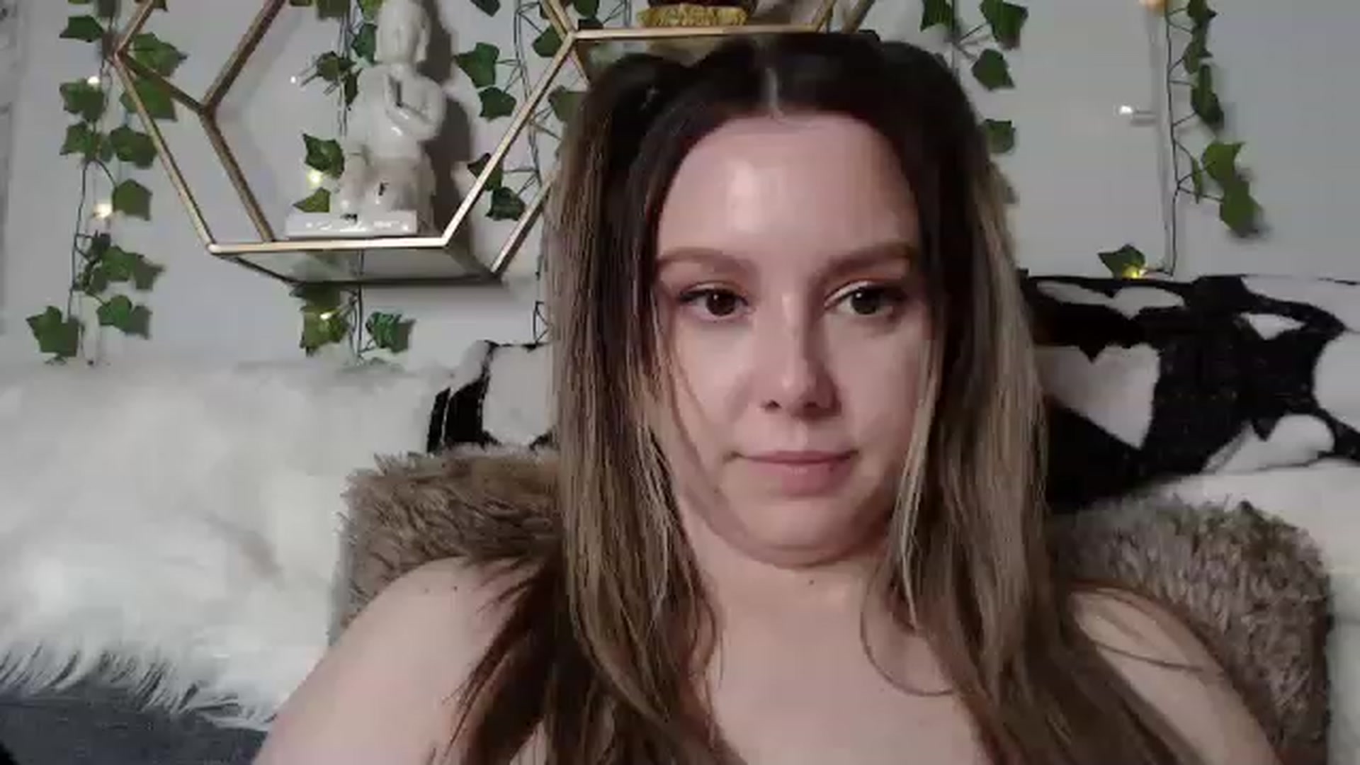 Gallery image thumbnail from MariahKay's myfreecams stream on, 02/23/2023, 24:48 image 4 of 20