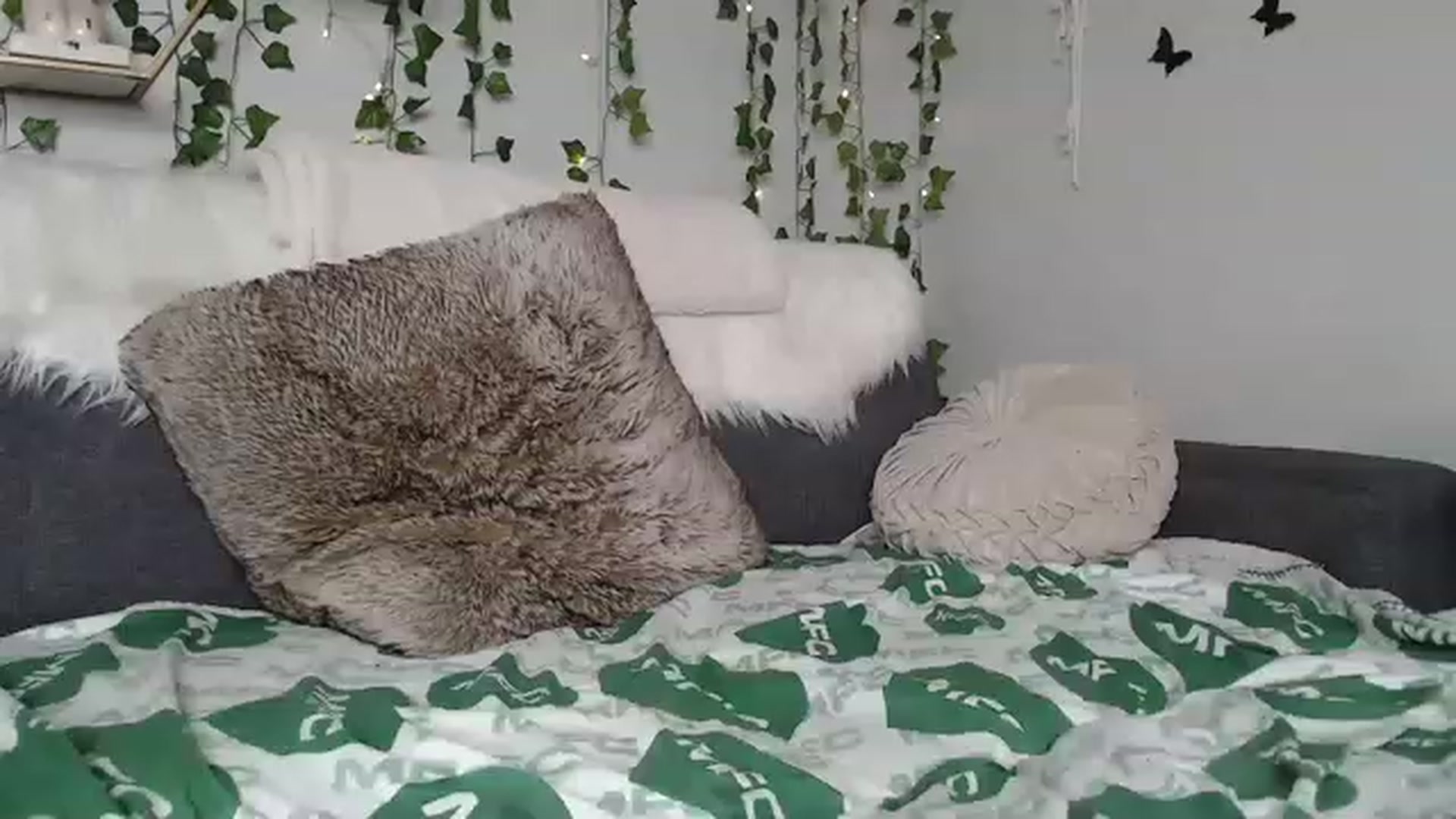 Gallery image thumbnail from MariahKay's myfreecams stream on, 03/07/2023, 22:28 image 4 of 20