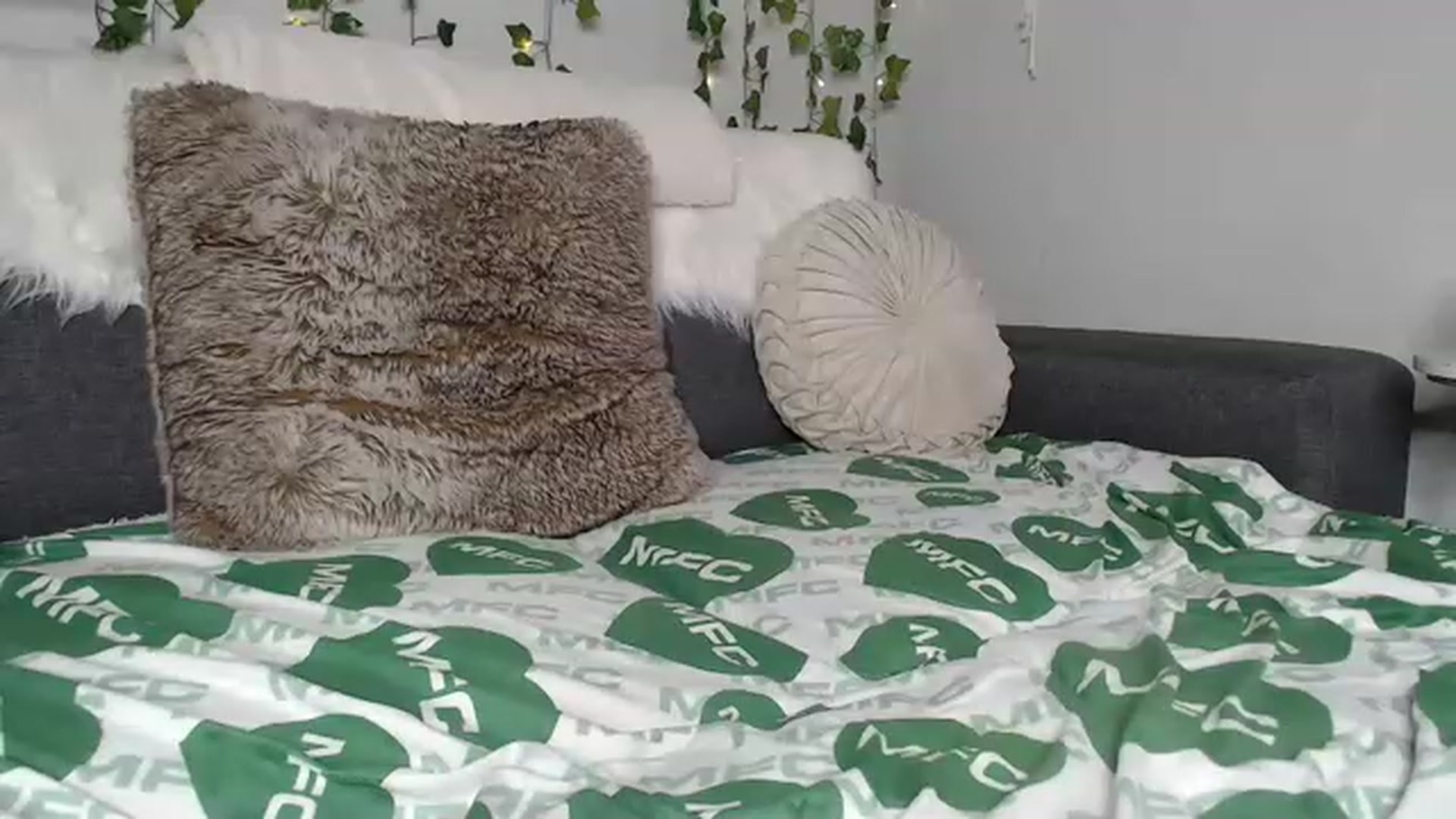 Gallery image thumbnail from MariahKay's myfreecams stream on, 03/12/2023, 24:51 image 6 of 20