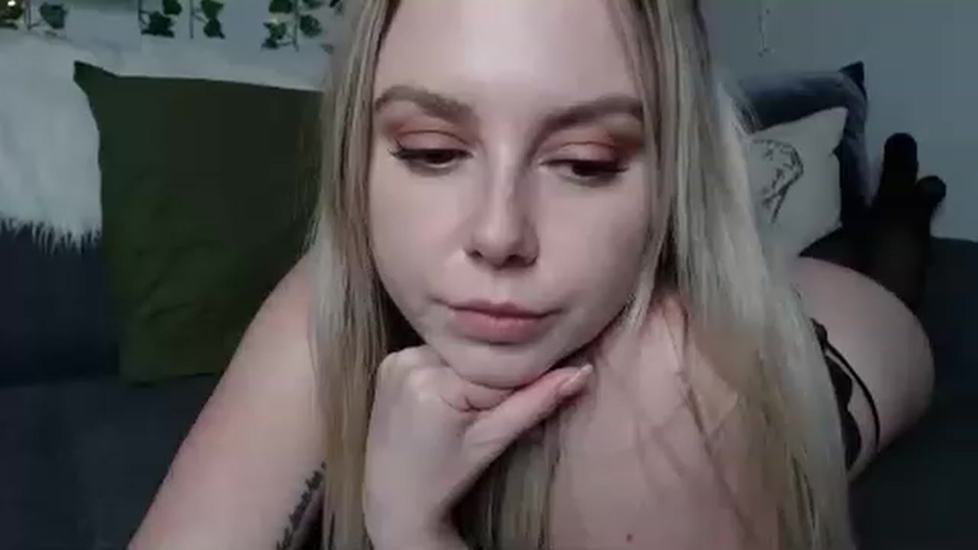 Gallery image thumbnail from MariahKay's myfreecams stream on, 05/05/2023, 20:34 image 20 of 20