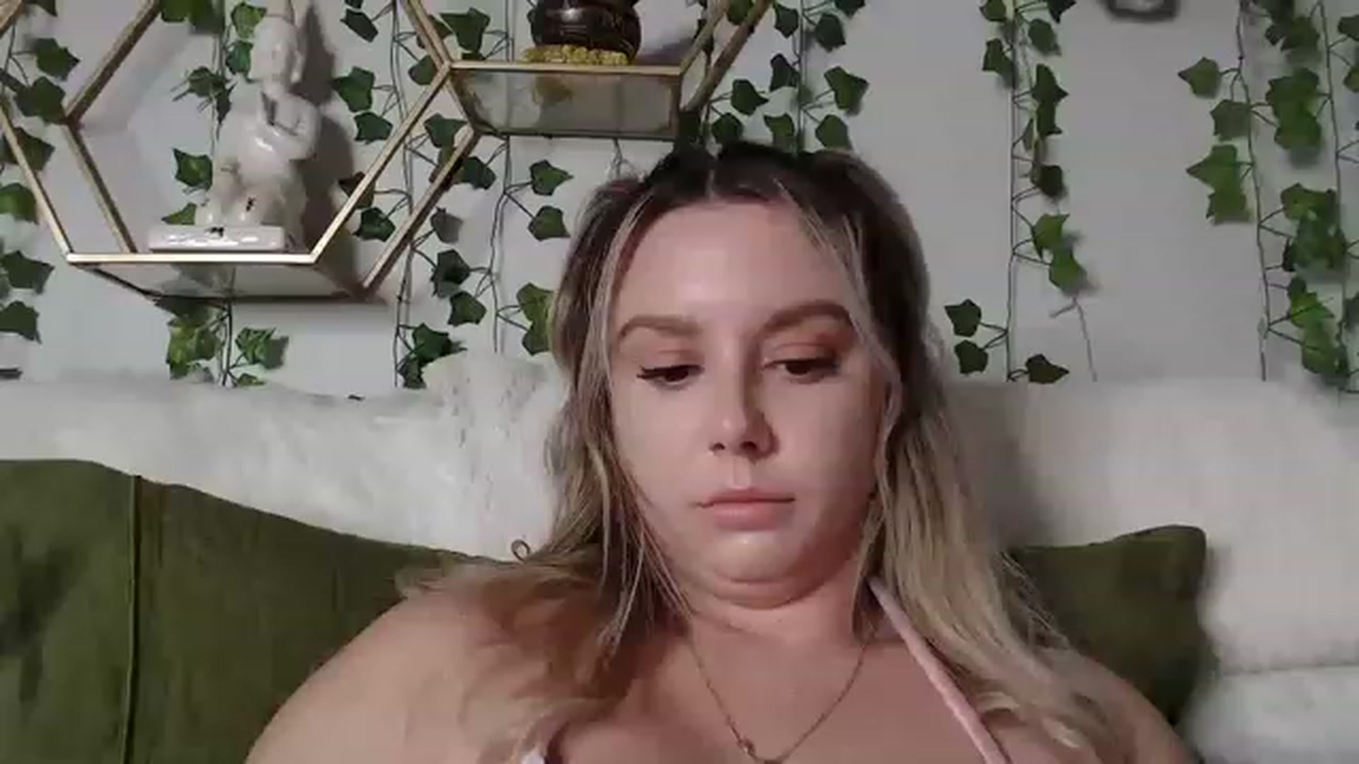 Gallery image thumbnail from MariahKay's myfreecams stream on, 05/31/2023, 24:49 image 7 of 20