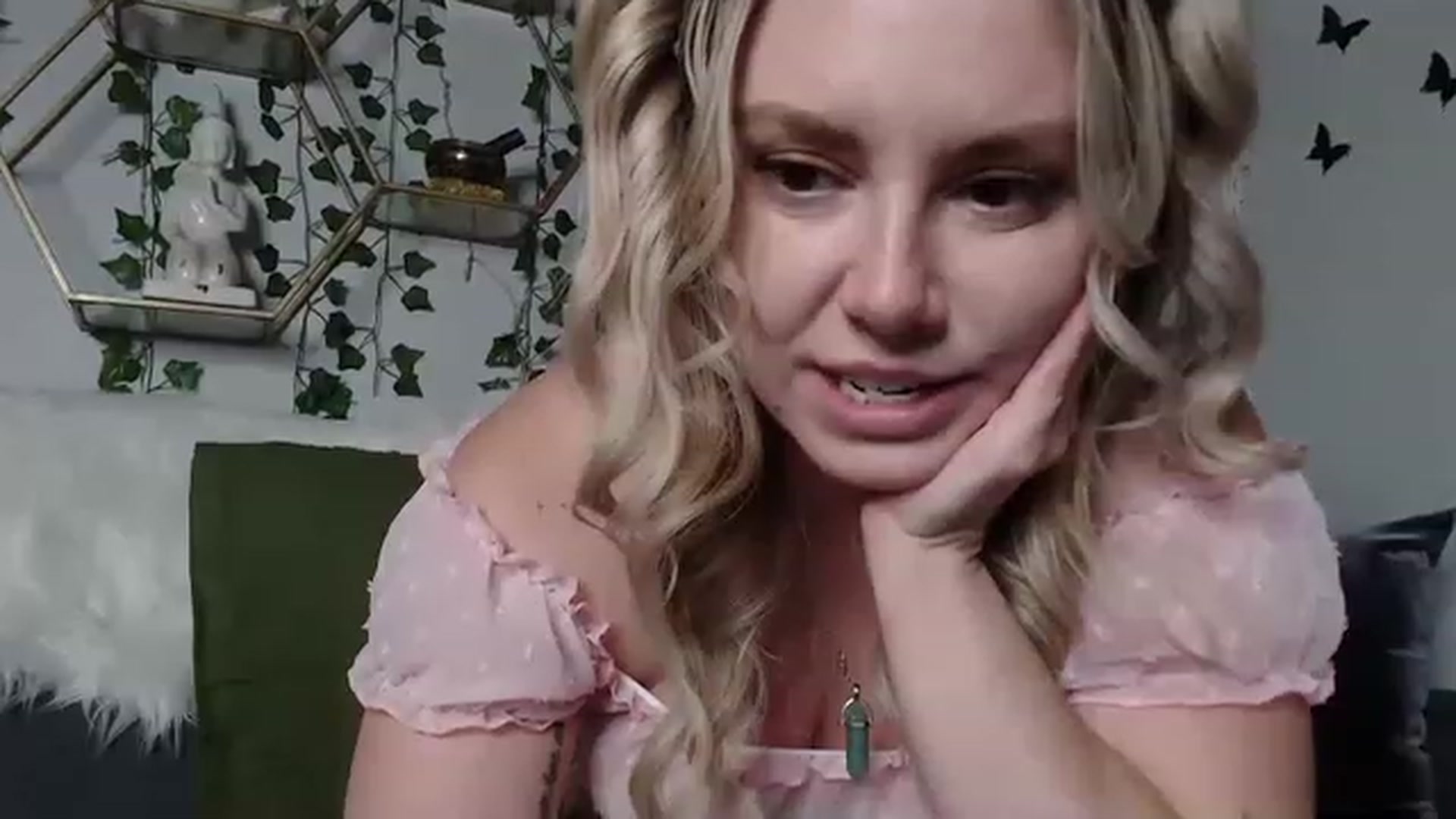 Gallery image thumbnail from MariahKay's myfreecams stream on, 05/31/2023, 23:40 image 14 of 20