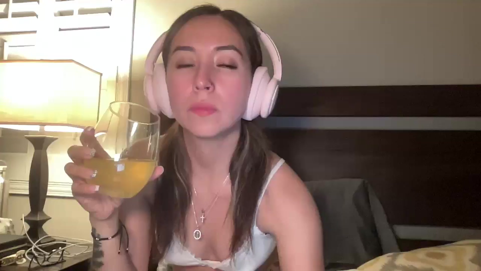 Gallery image thumbnail from Marial's myfreecams stream on, 01/21/2026, 04:38 image 1 of 20