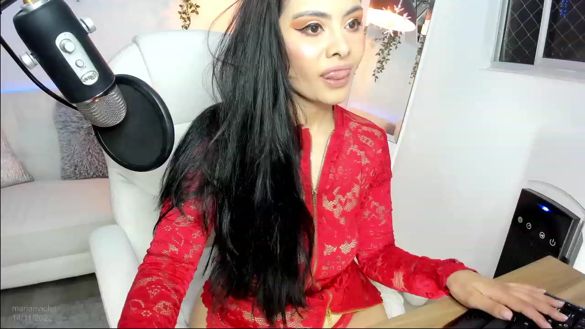 Gallery image thumbnail from Marianviolet's myfreecams stream on, 11/15/2022, 05:45 image 8 of 20