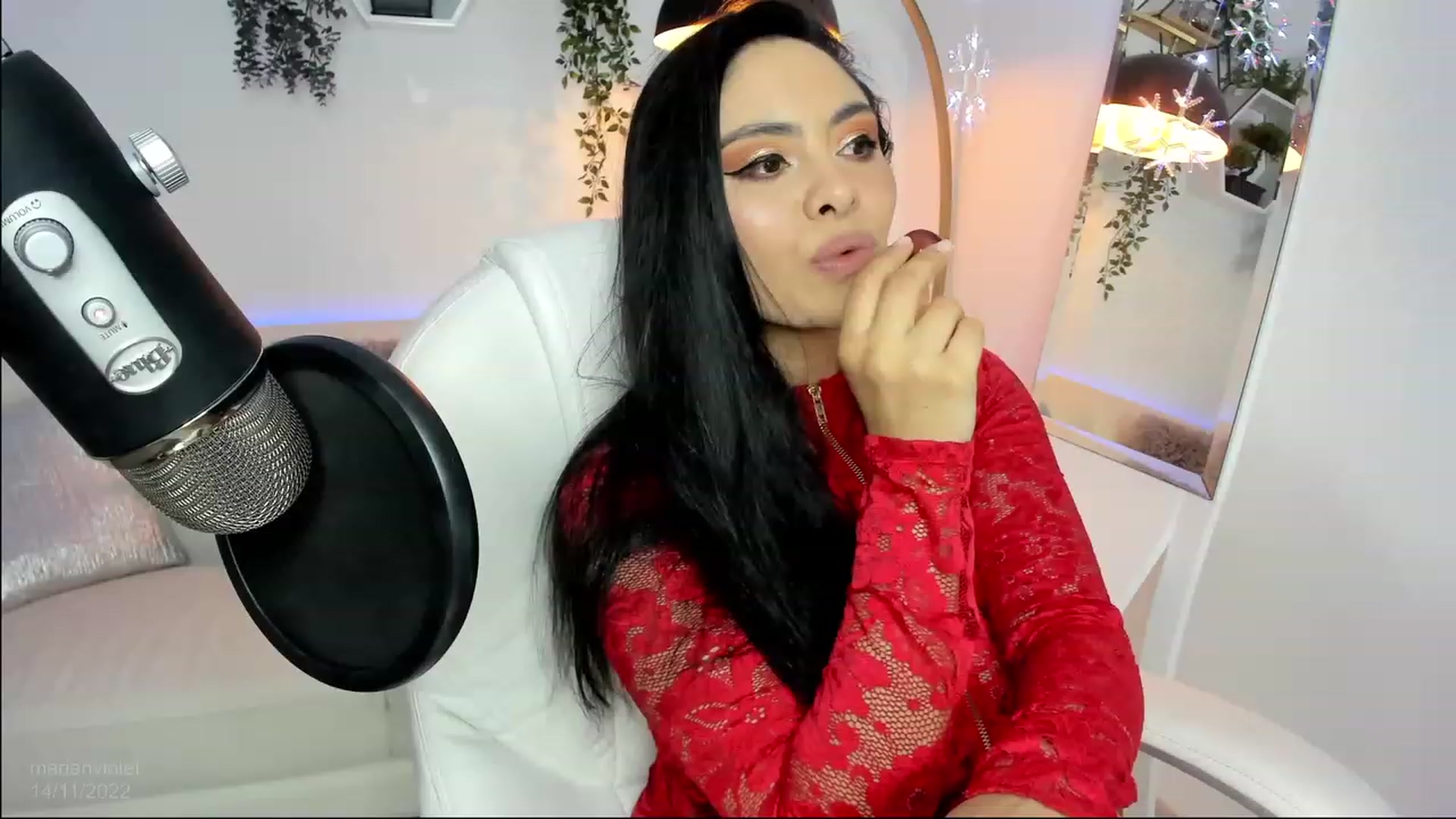 Gallery image thumbnail from Marianviolet's myfreecams stream on, 11/15/2022, 05:45 image 20 of 20