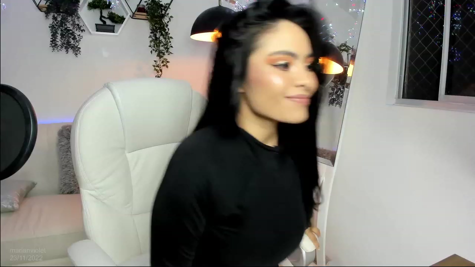 Gallery image thumbnail from Marianviolet's myfreecams stream on, 11/24/2022, 06:55 image 3 of 20