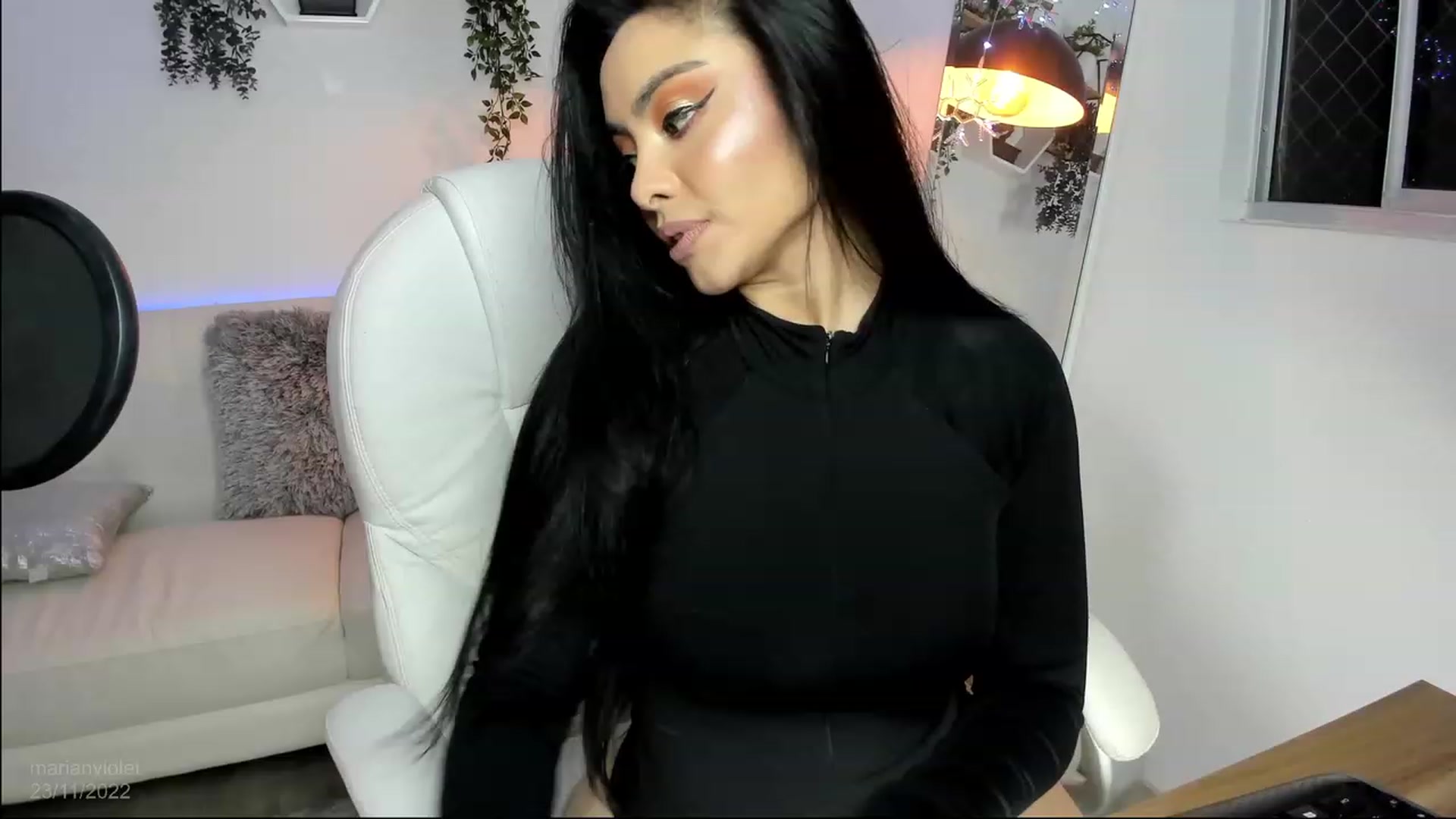 Gallery image thumbnail from Marianviolet's myfreecams stream on, 11/24/2022, 06:55 image 4 of 20