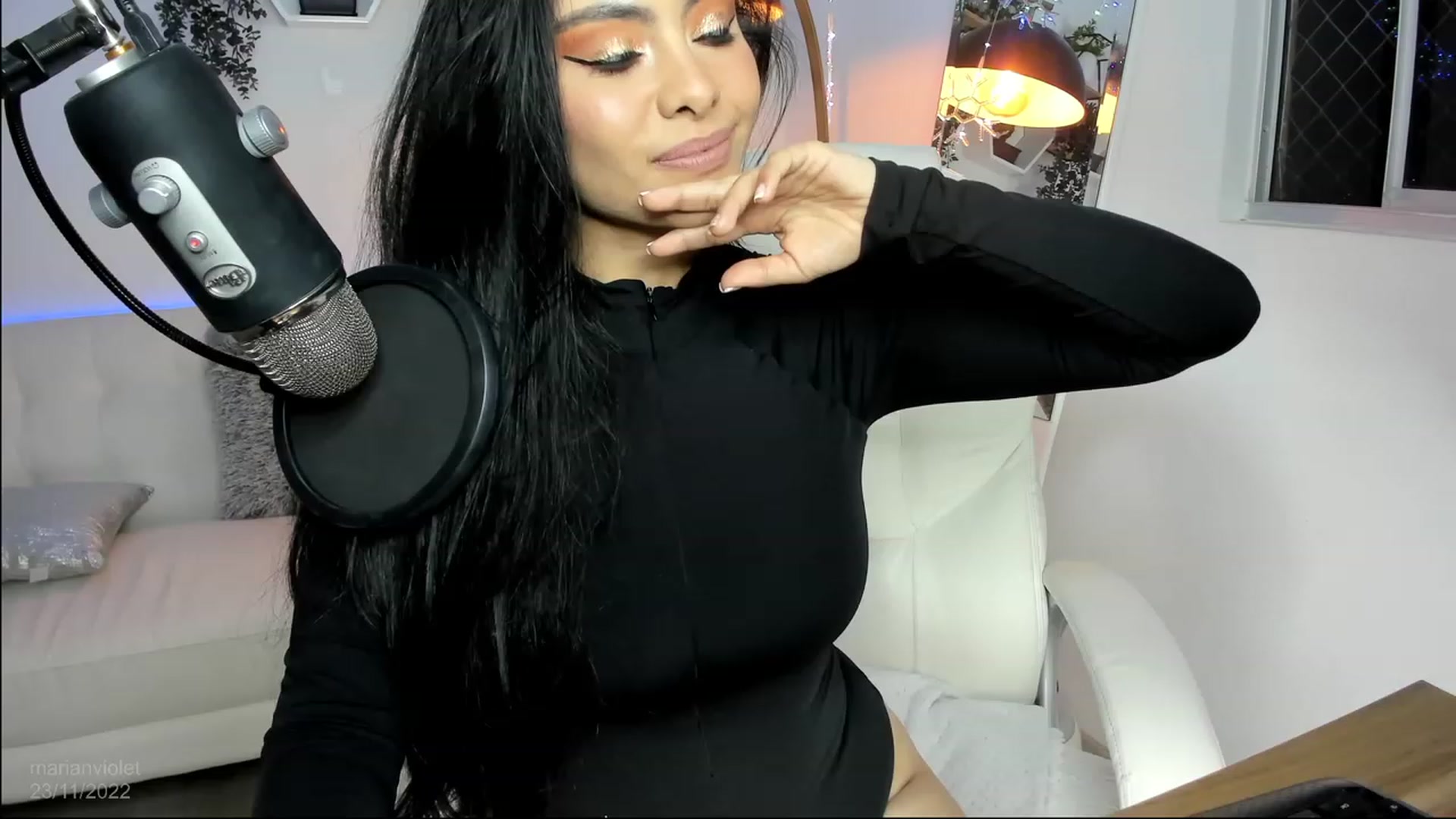 Gallery image thumbnail from Marianviolet's myfreecams stream on, 11/24/2022, 06:55 image 5 of 20