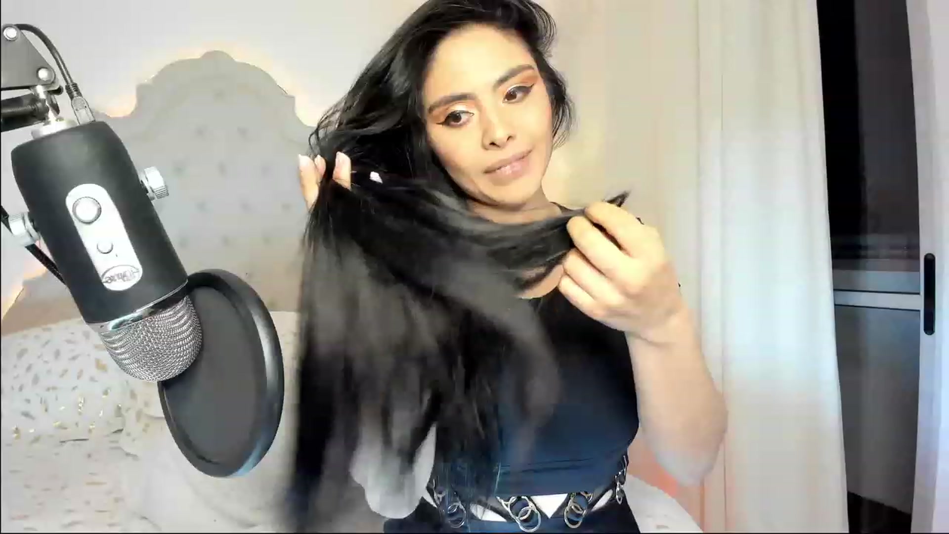 Gallery image thumbnail from Marianviolet's myfreecams stream on, 12/02/2022, 08:14 image 16 of 20