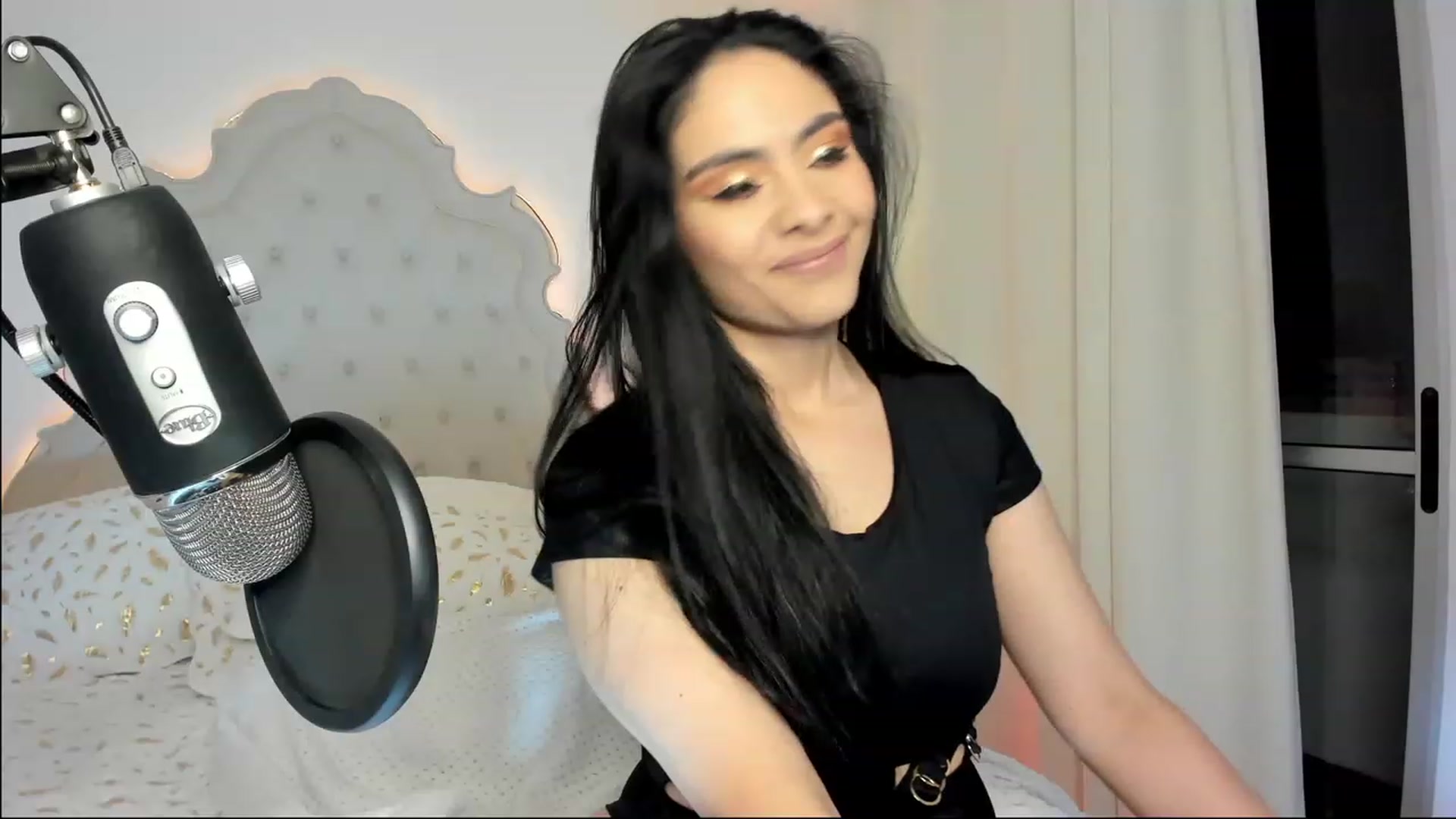 Gallery image thumbnail from Marianviolet's myfreecams stream on, 12/02/2022, 08:14 image 17 of 20