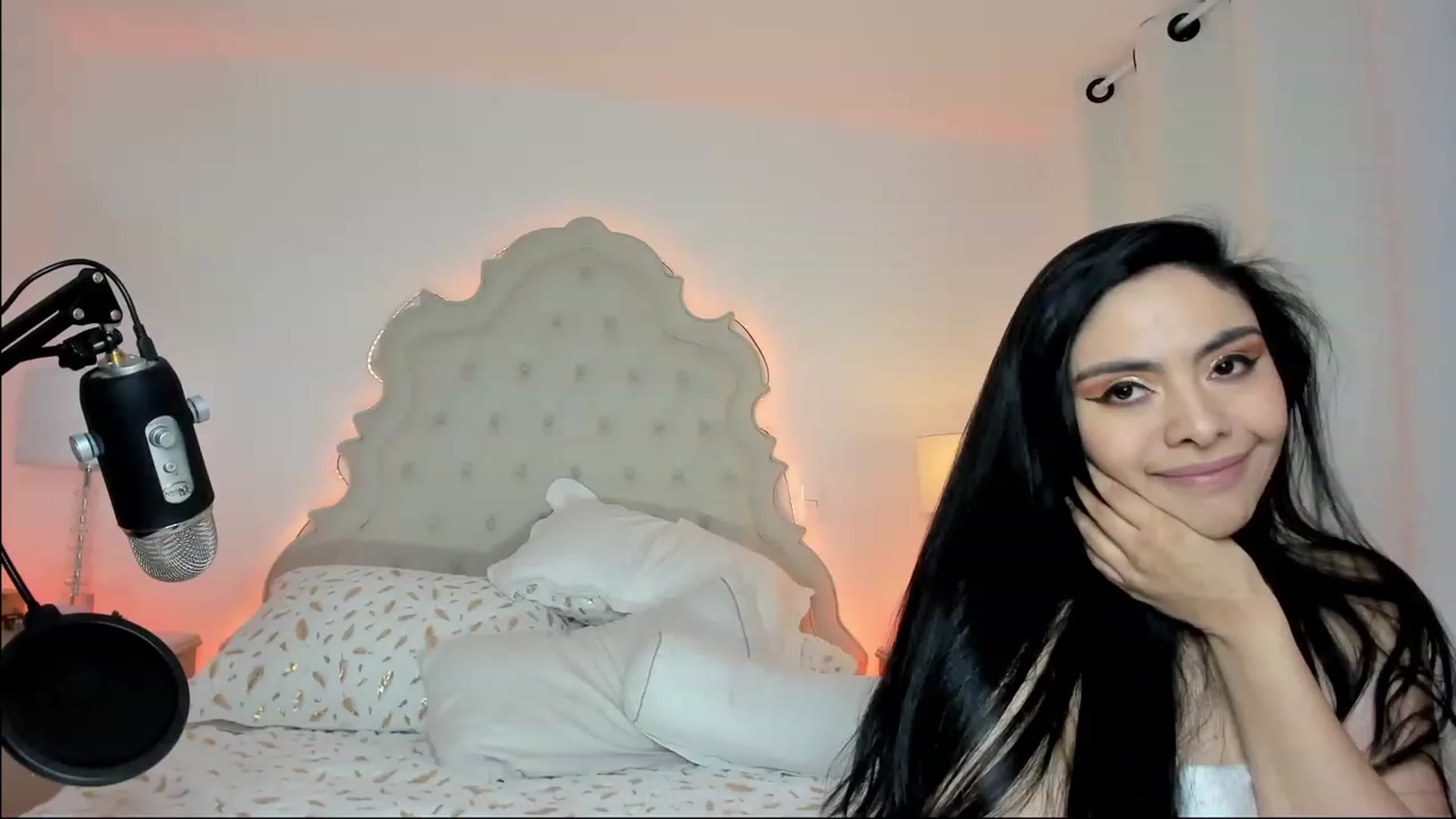 Gallery image thumbnail from Marianviolet's myfreecams stream on, 12/02/2022, 10:58 image 15 of 20