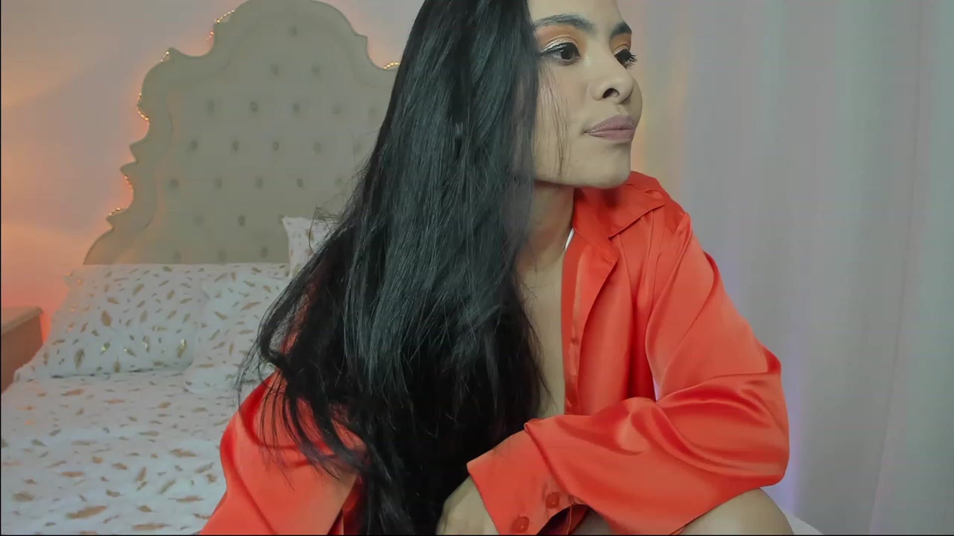 Gallery image thumbnail from Marianviolet's myfreecams stream on, 12/05/2022, 07:26 image 6 of 20