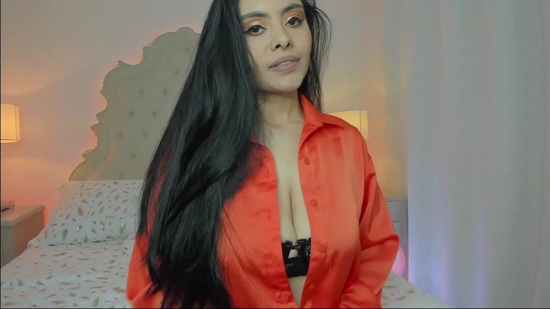 Gallery image thumbnail from Marianviolet's myfreecams stream on, 12/05/2022, 07:26 image 4 of 20