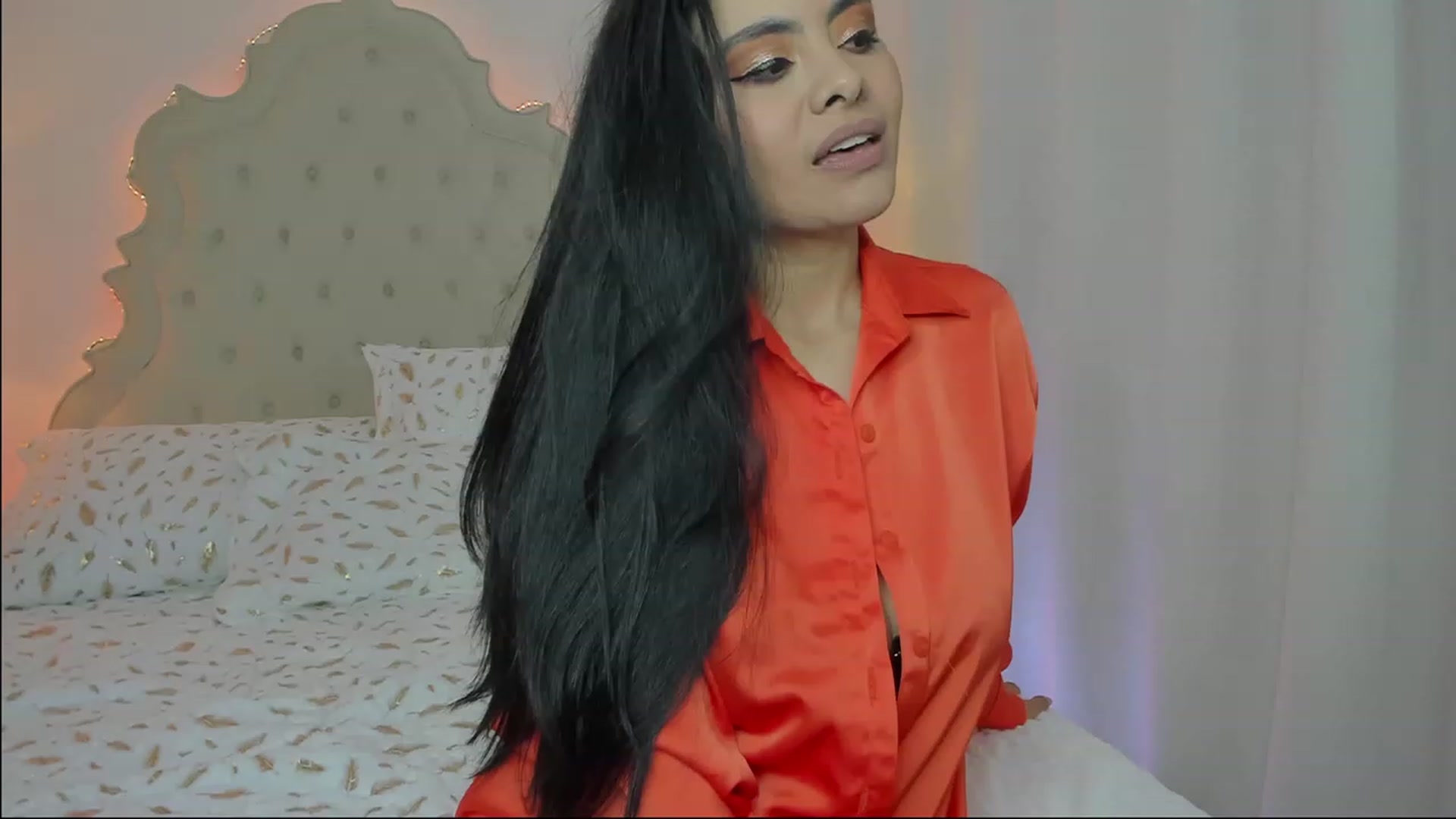Gallery image thumbnail from Marianviolet's myfreecams stream on, 12/05/2022, 07:26 image 11 of 20