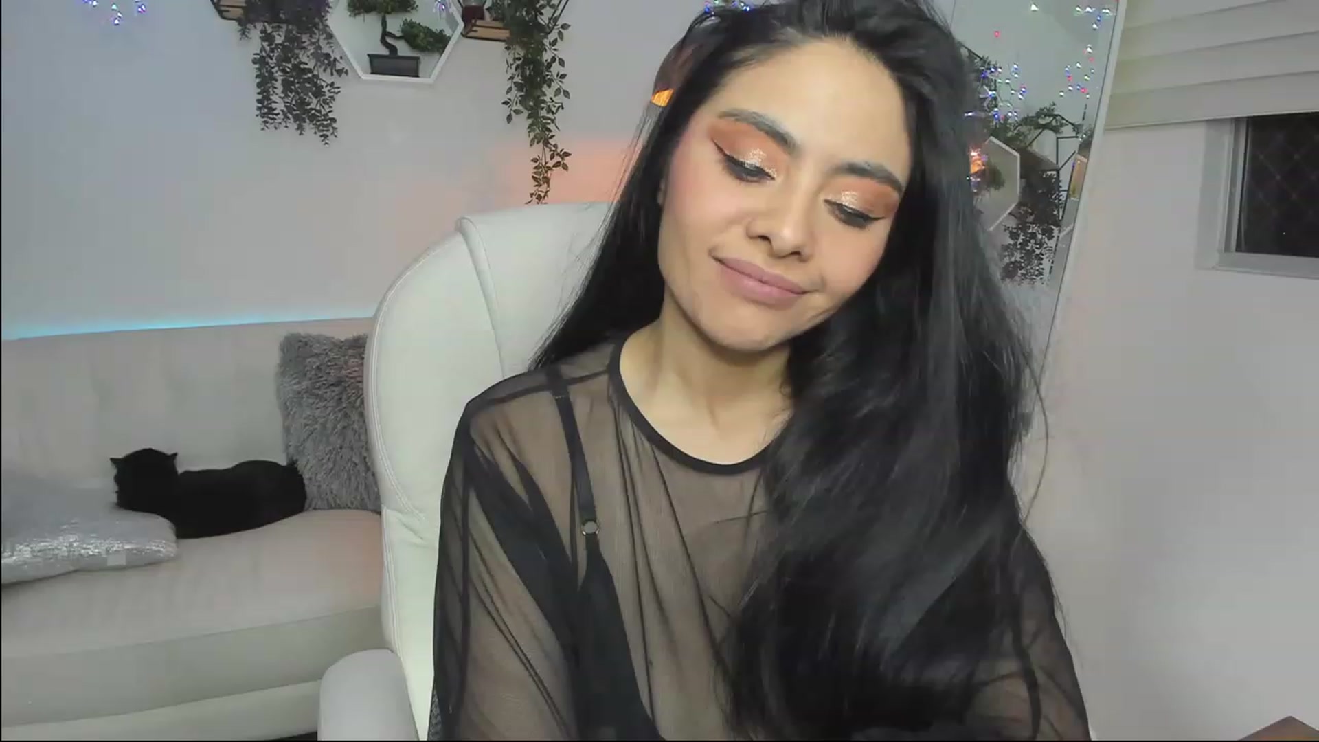 Gallery image thumbnail from Marianviolet's myfreecams stream on, 12/10/2022, 11:01 image 17 of 20