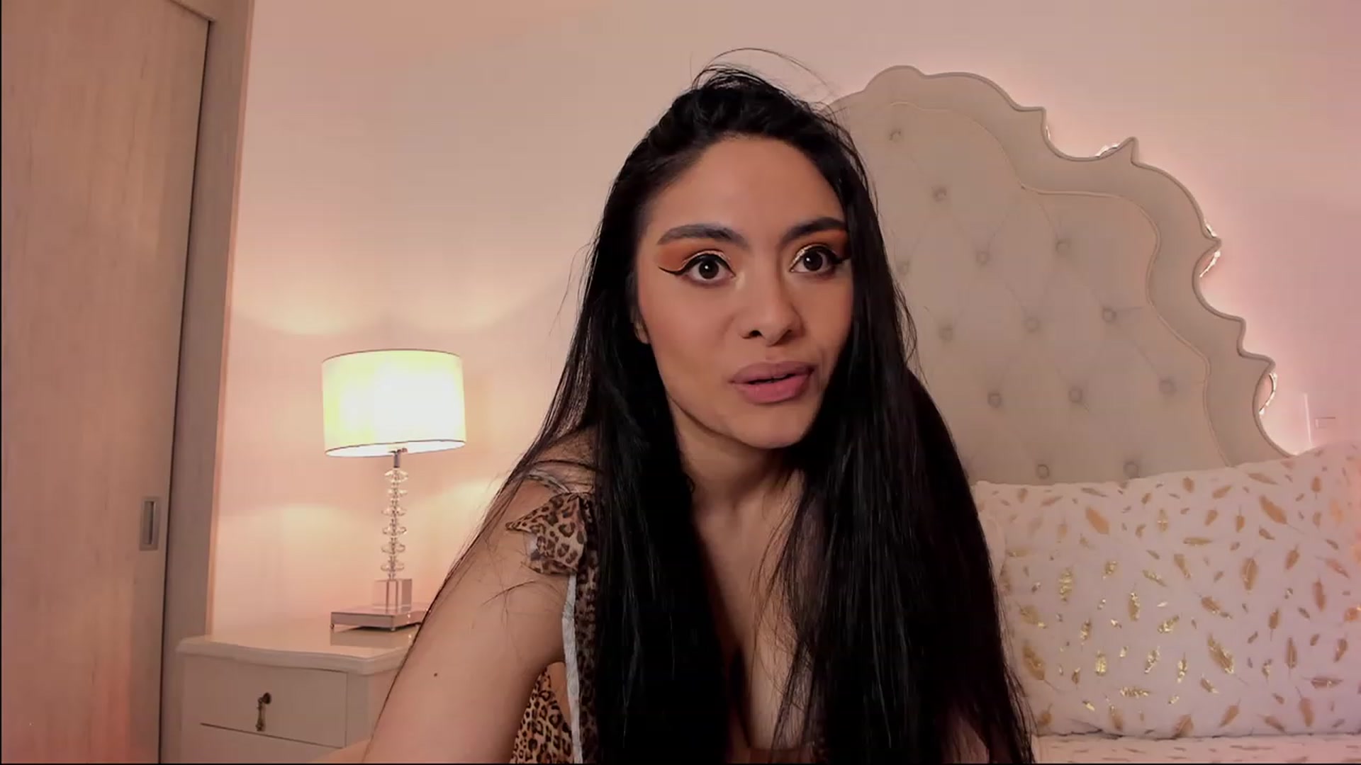 Gallery image thumbnail from Marianviolet's myfreecams stream on, 12/12/2022, 07:02 image 20 of 20