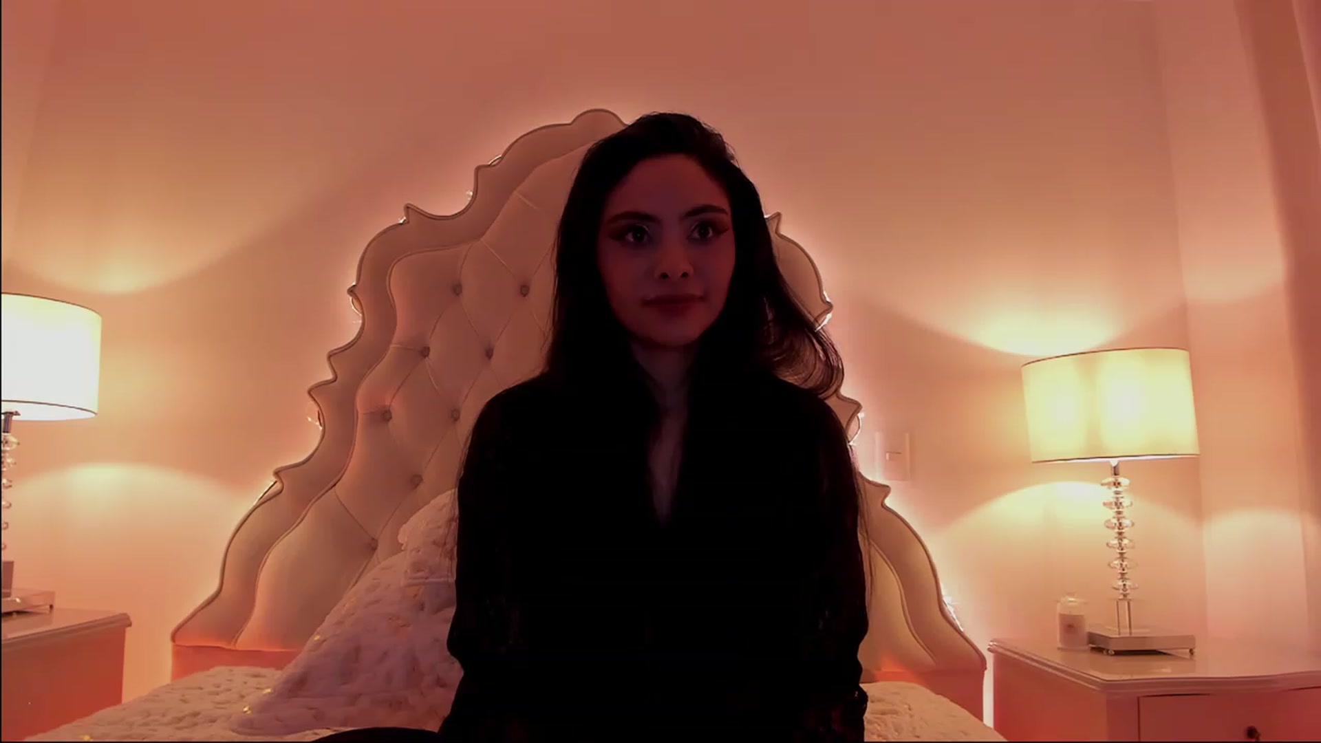 Gallery image thumbnail from Marianviolet's myfreecams stream on, 12/24/2022, 09:09 image 10 of 20