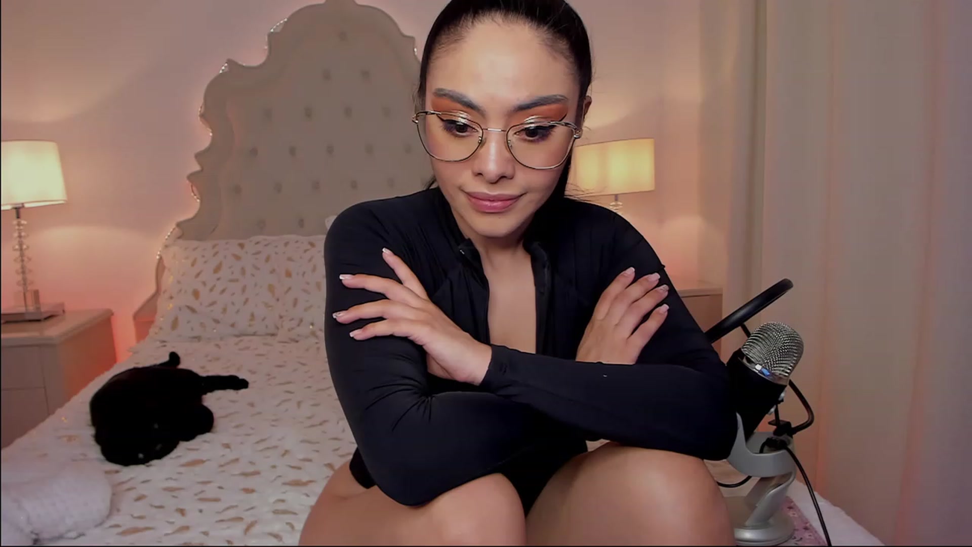 Gallery image thumbnail from Marianviolet's myfreecams stream on, 12/25/2022, 06:20 image 8 of 20
