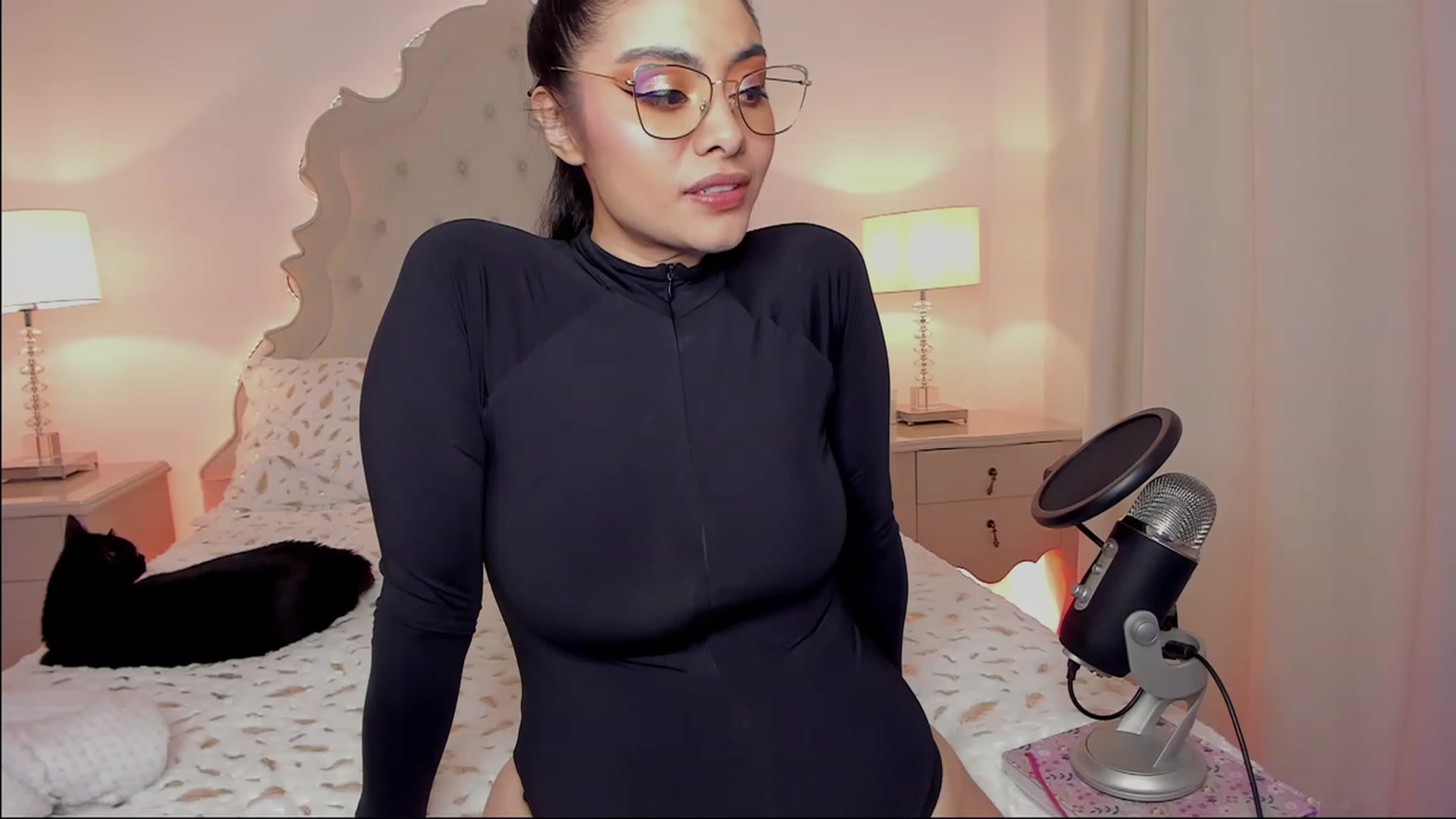 Gallery image thumbnail from Marianviolet's myfreecams stream on, 12/25/2022, 06:20 image 11 of 20