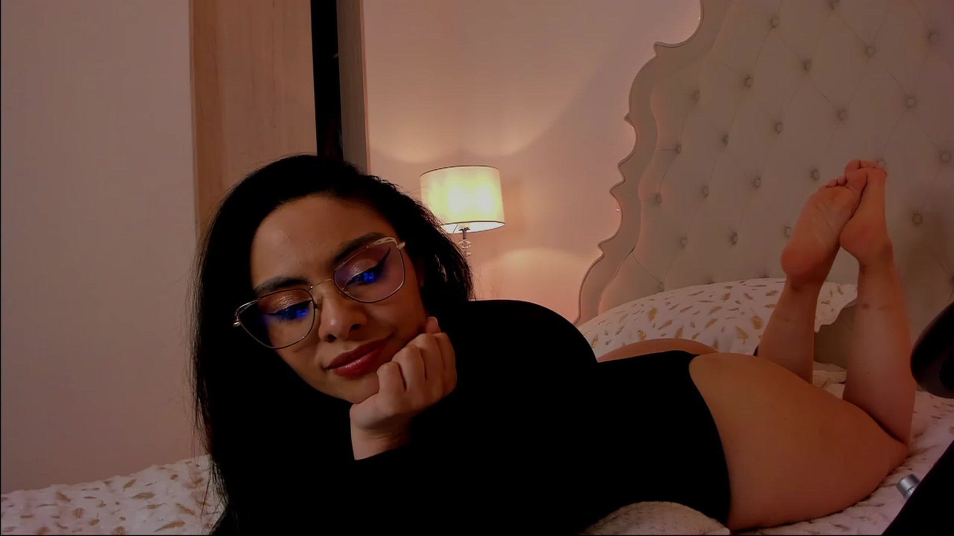 Gallery image thumbnail from Marianviolet's myfreecams stream on, 12/25/2022, 10:57 image 11 of 20