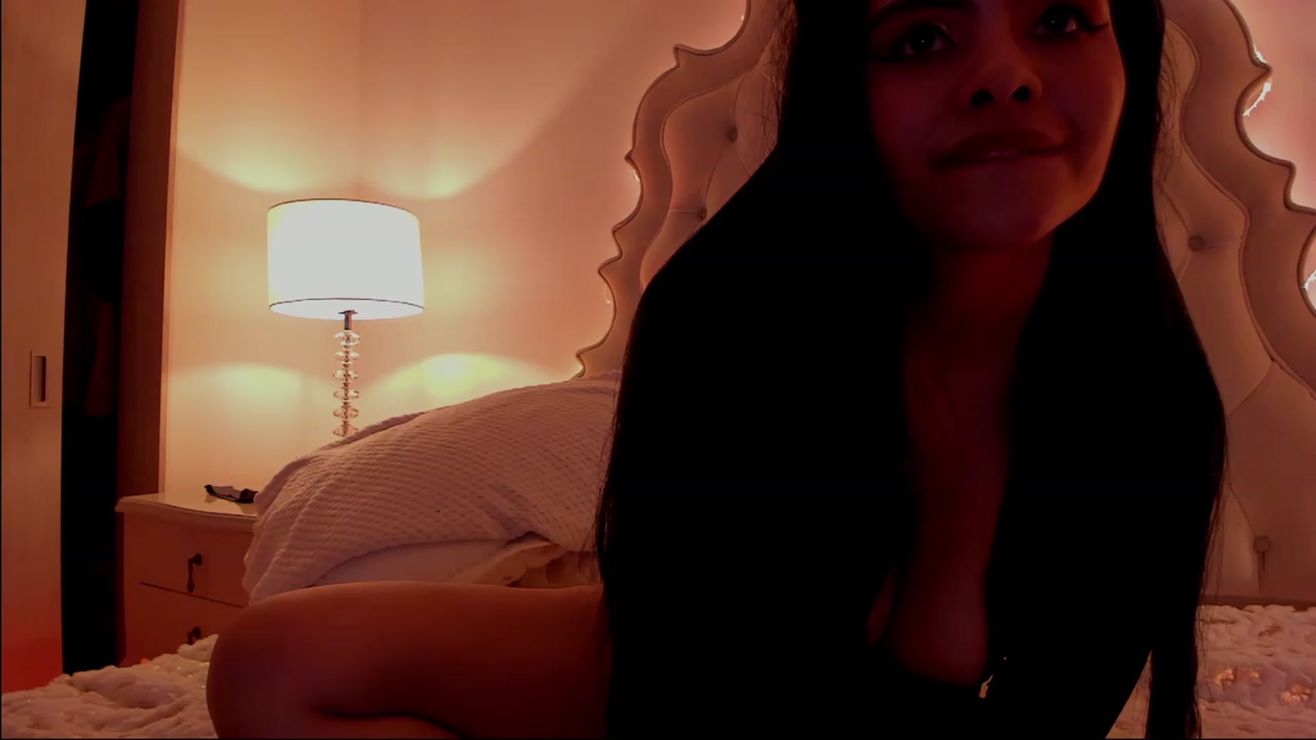 Gallery image thumbnail from Marianviolet's myfreecams stream on, 12/25/2022, 11:11 image 1 of 20