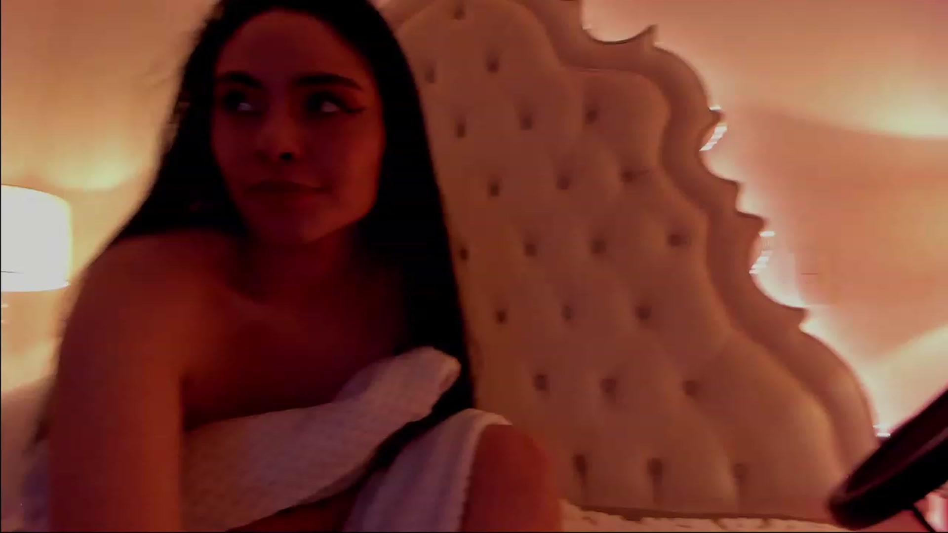 Gallery image thumbnail from Marianviolet's myfreecams stream on, 12/25/2022, 11:11 image 14 of 20