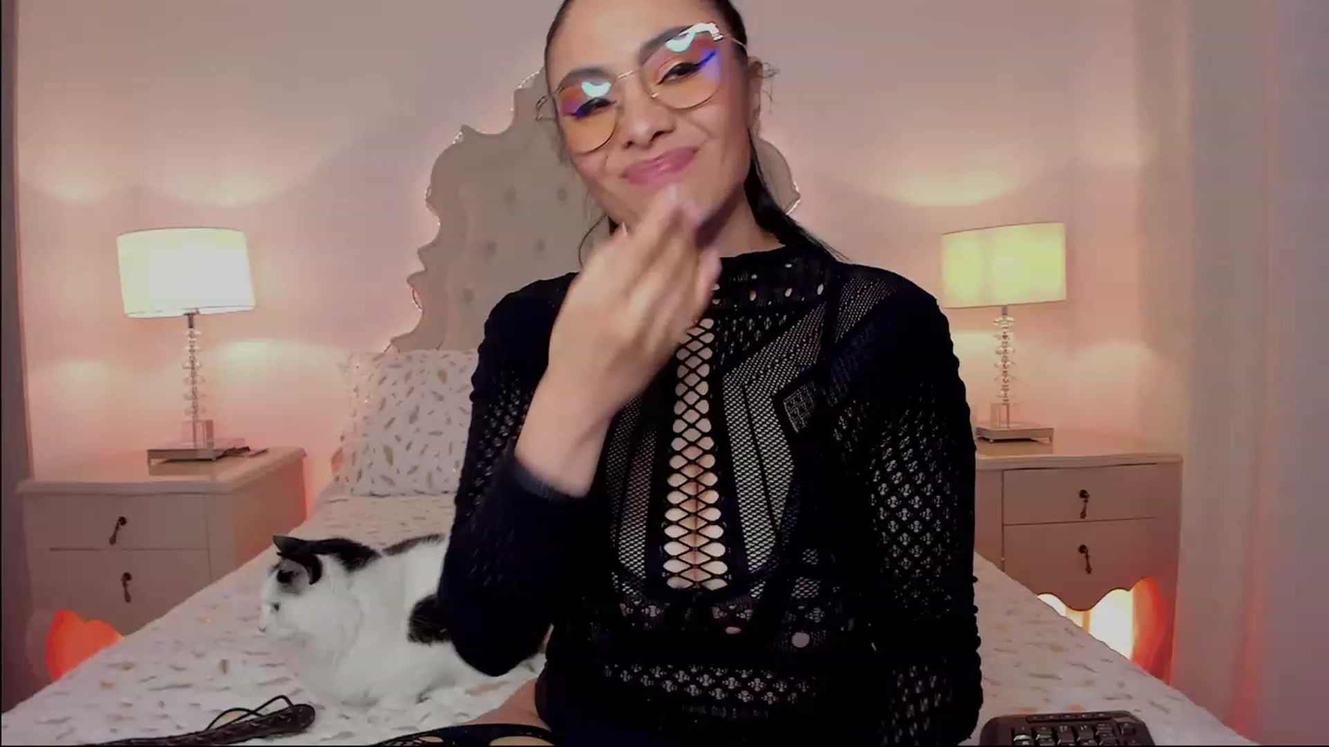 Gallery image thumbnail from Marianviolet's myfreecams stream on, 12/26/2022, 07:11 image 2 of 20