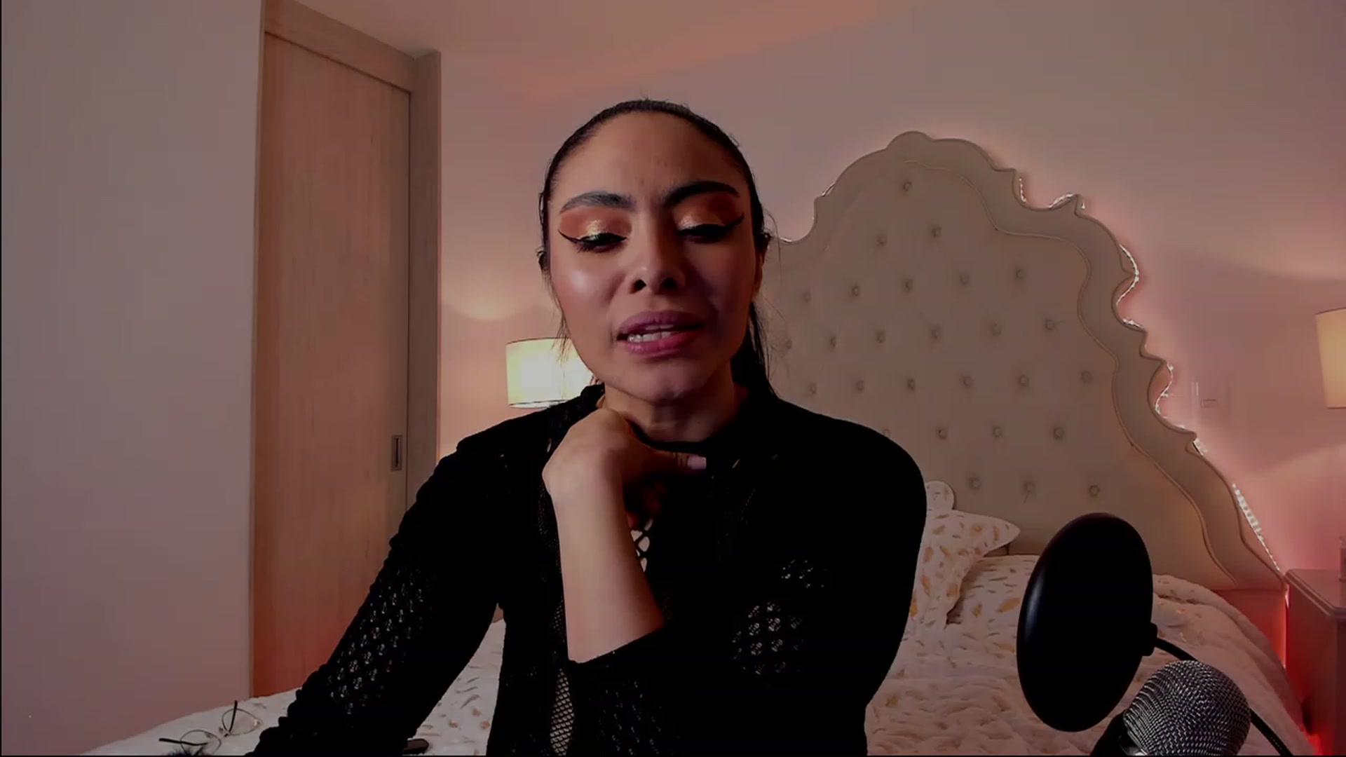 Gallery image thumbnail from Marianviolet's myfreecams stream on, 12/26/2022, 10:36 image 12 of 20