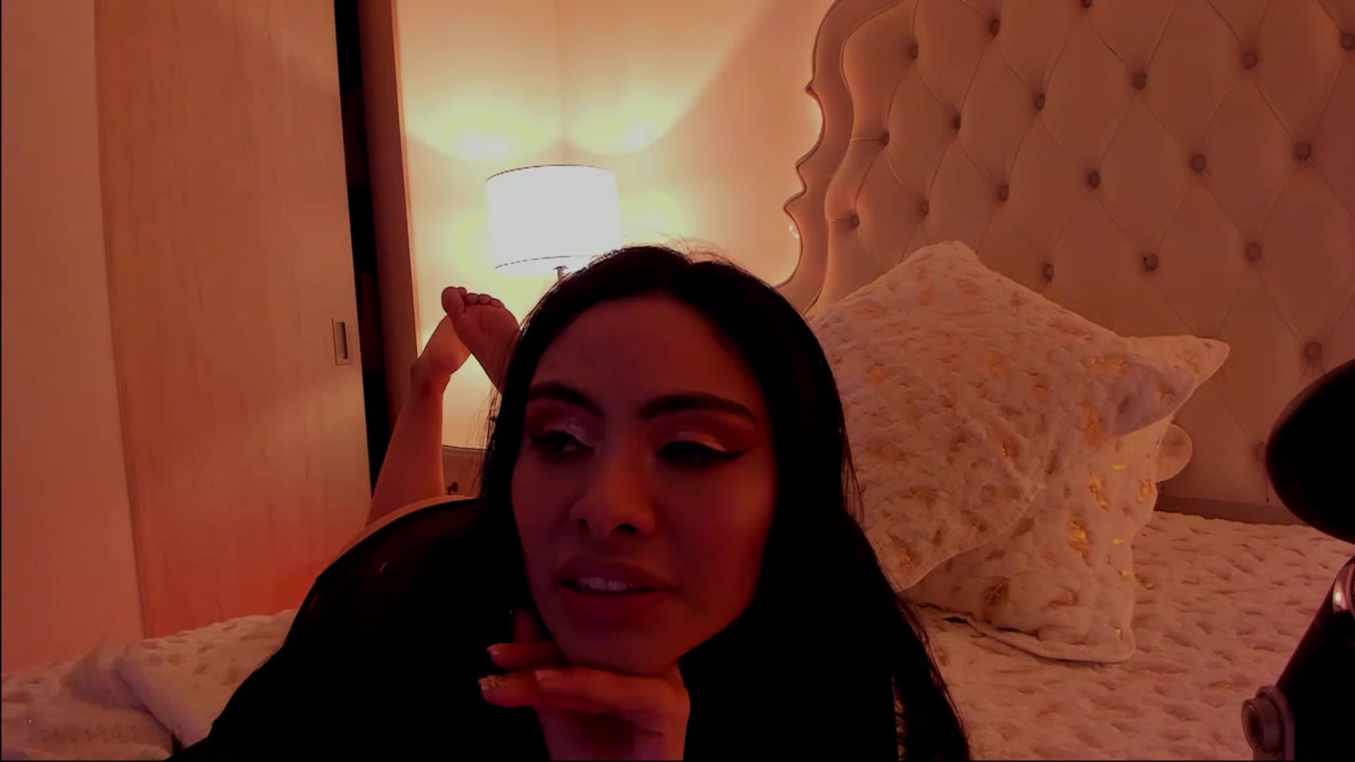 Gallery image thumbnail from Marianviolet's myfreecams stream on, 12/28/2022, 07:27 image 15 of 20