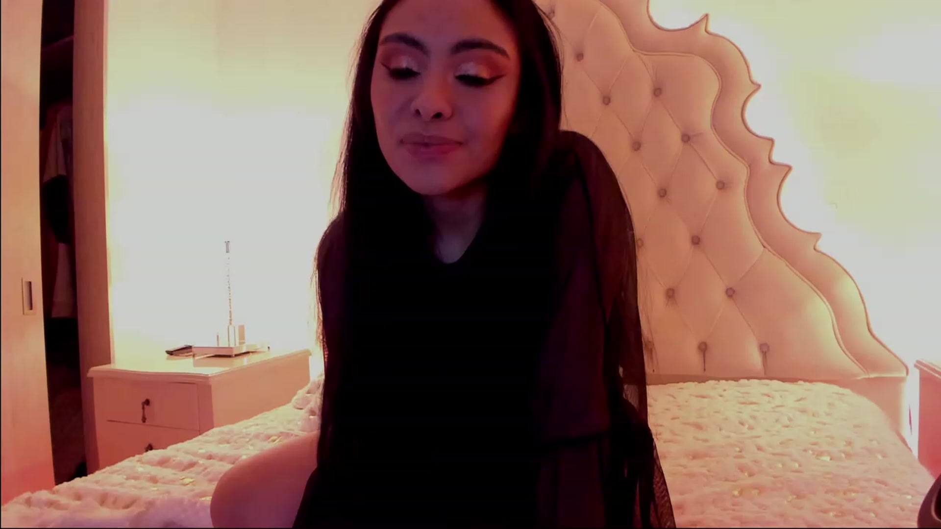Gallery image thumbnail from Marianviolet's myfreecams stream on, 12/28/2022, 08:55 image 6 of 20