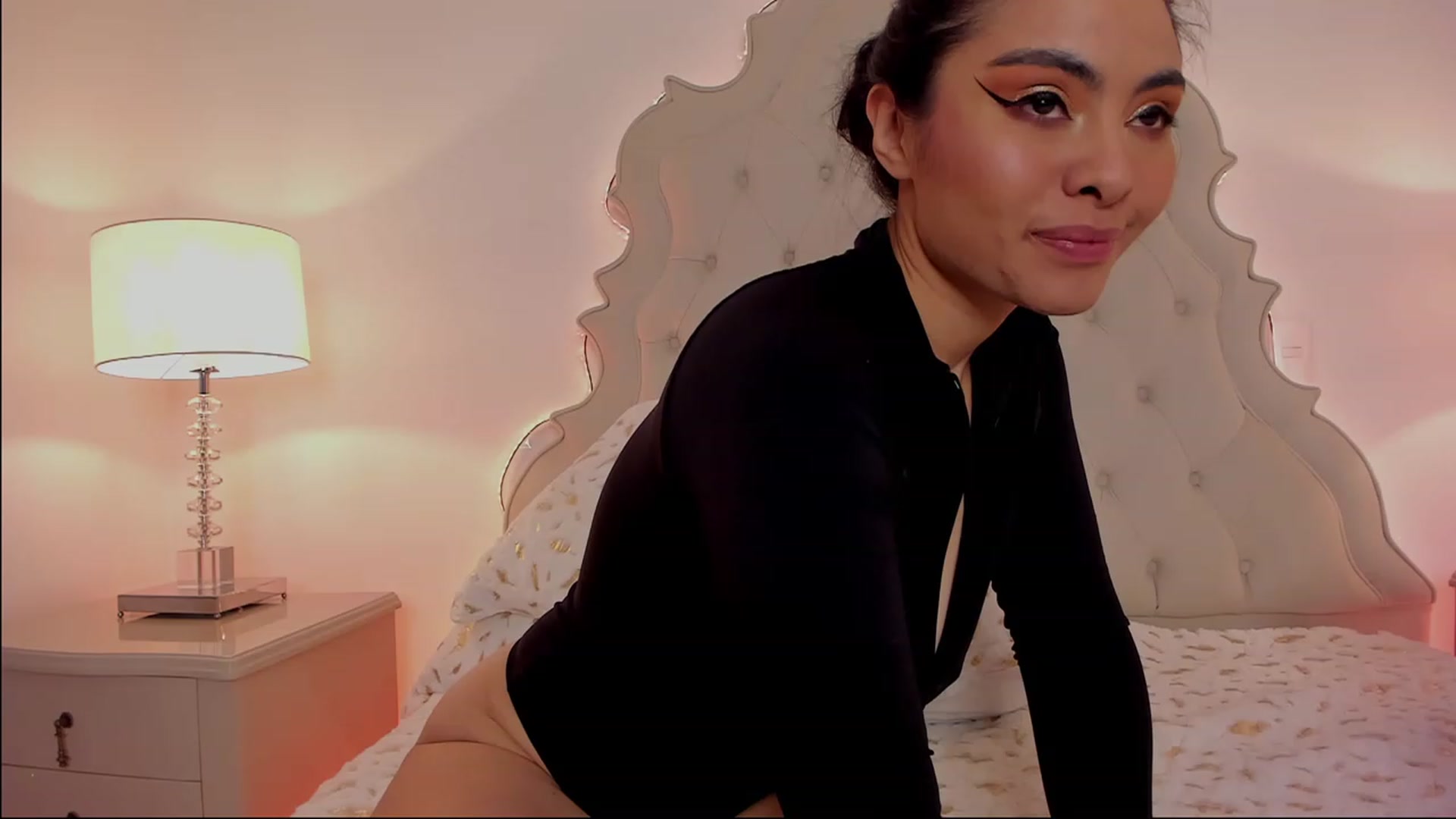 Gallery image thumbnail from Marianviolet's myfreecams stream on, 01/01/2023, 09:34 image 8 of 20