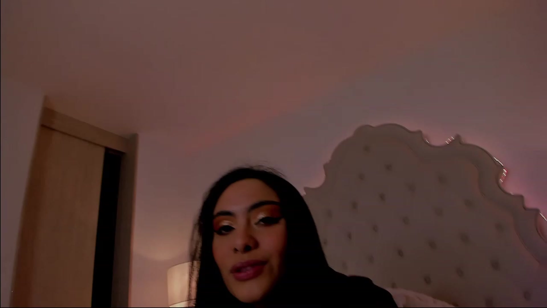 Gallery image thumbnail from Marianviolet's myfreecams stream on, 01/09/2023, 08:13 image 4 of 20